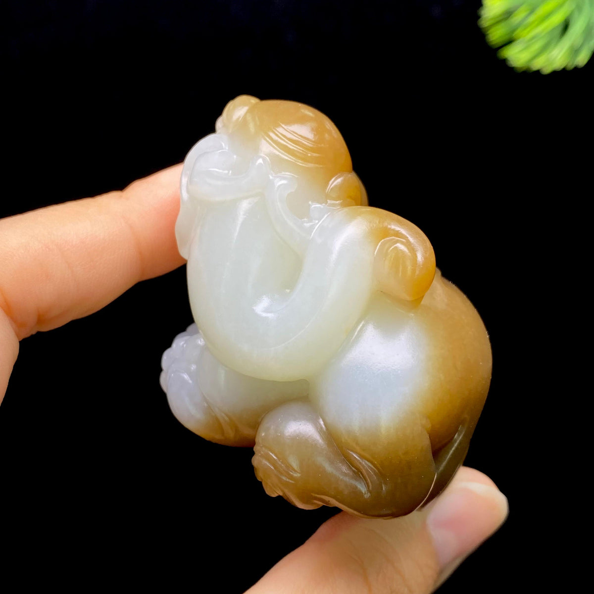 和田玉糖白玉大象手把件（145.8g）