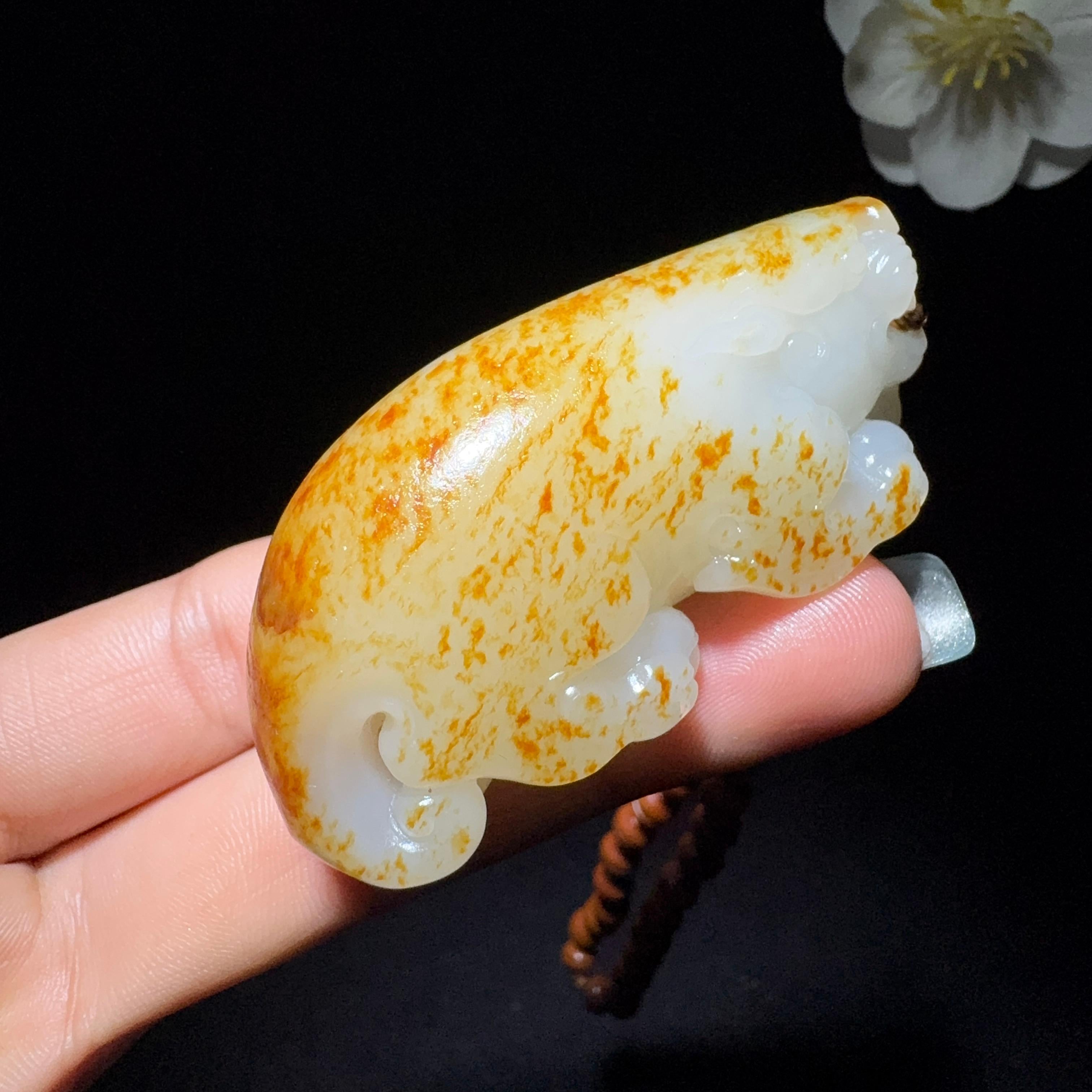 和田玉籽料手把件貔貅（75.6g）