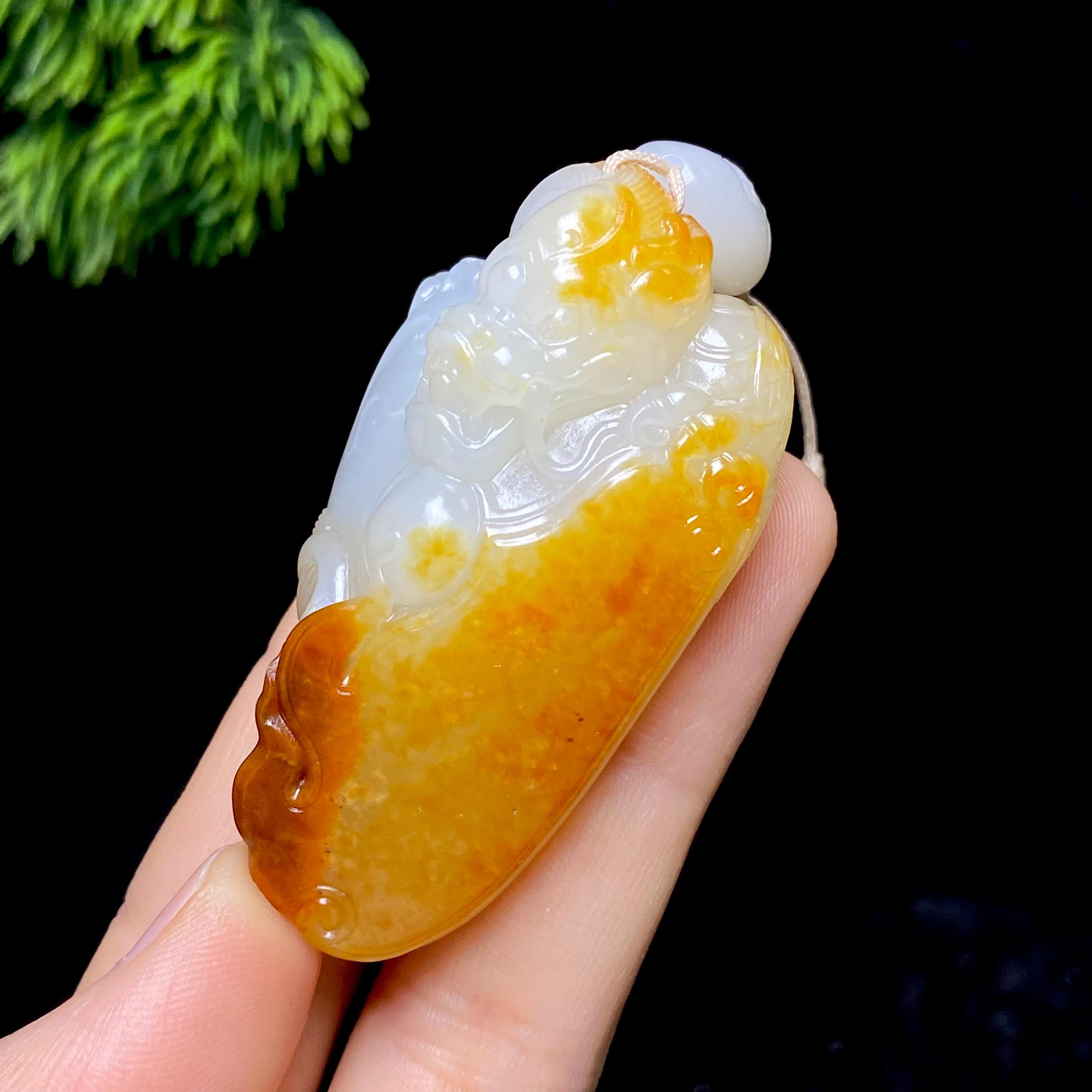 和田玉籽料龙行天下（55.4g）