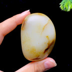 和田玉秋梨皮籽料手把件（114.31g）