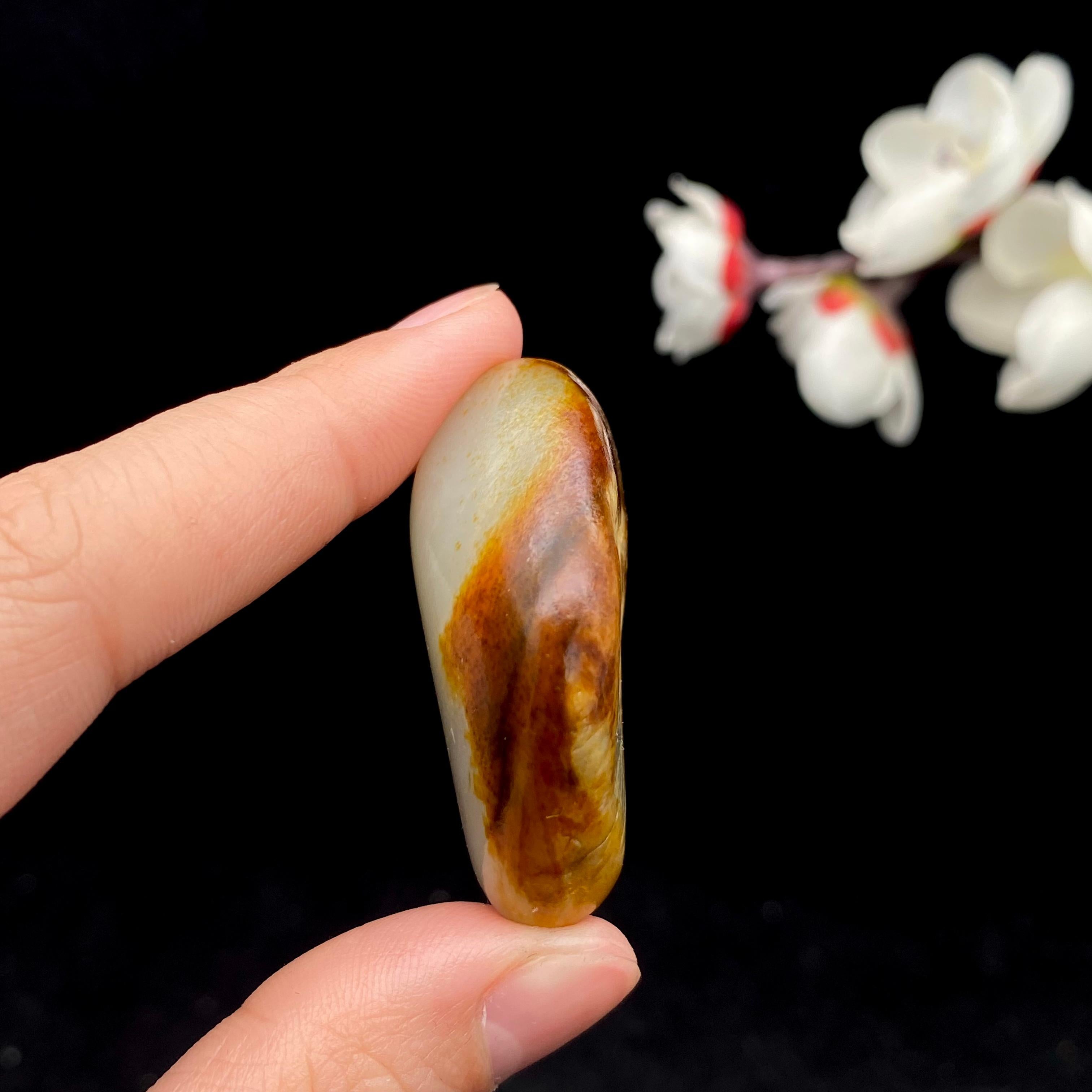 和田玉聚红皮籽料（28.4g）