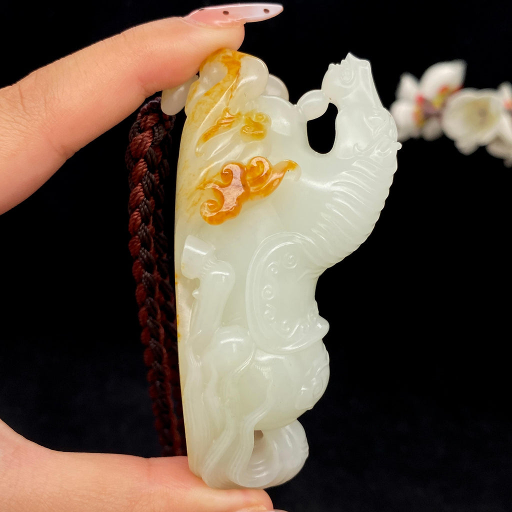和田玉洒金皮籽料【马】手把件（128.5g）