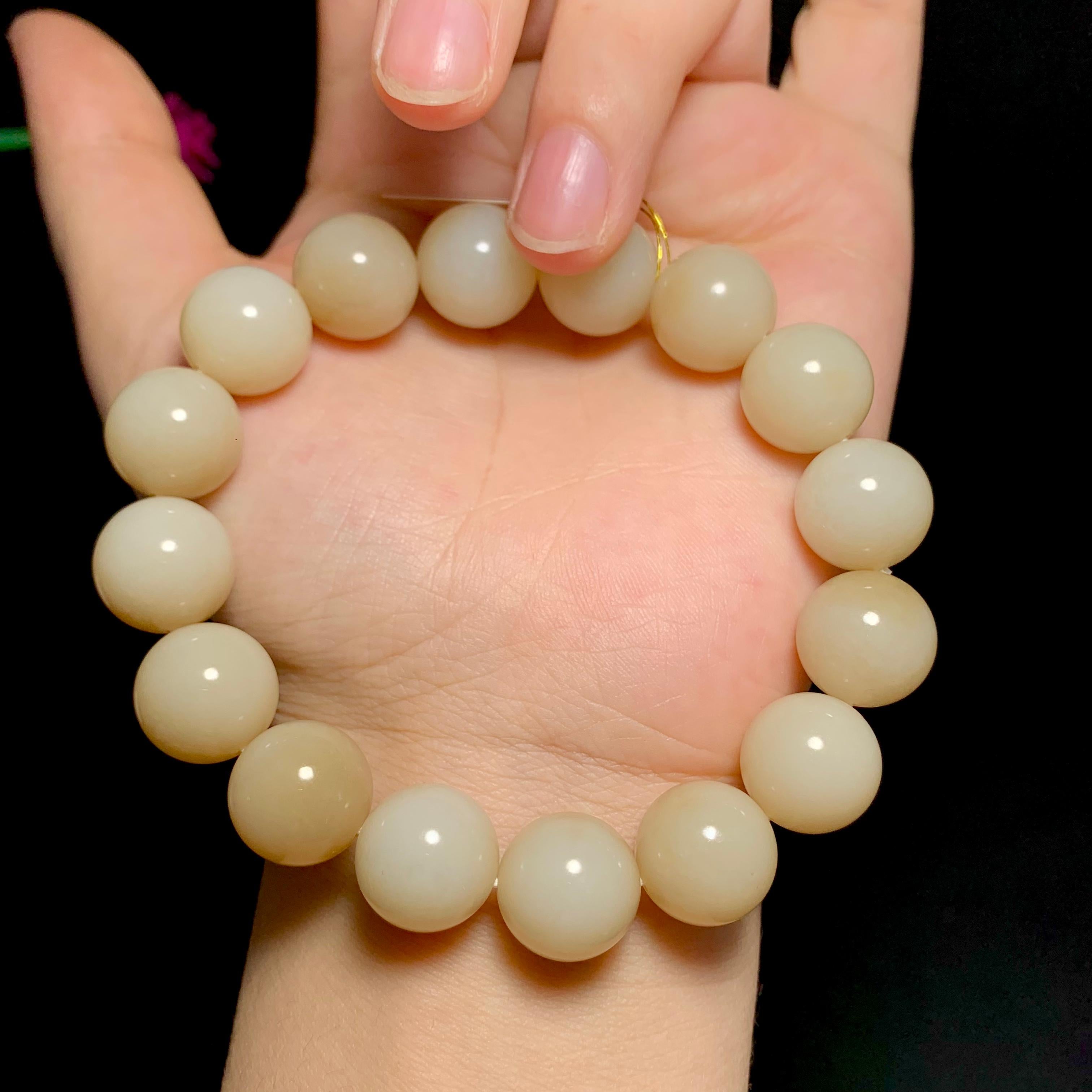 【超值推荐】和田山料糖白玉圆珠手串（65.8g）