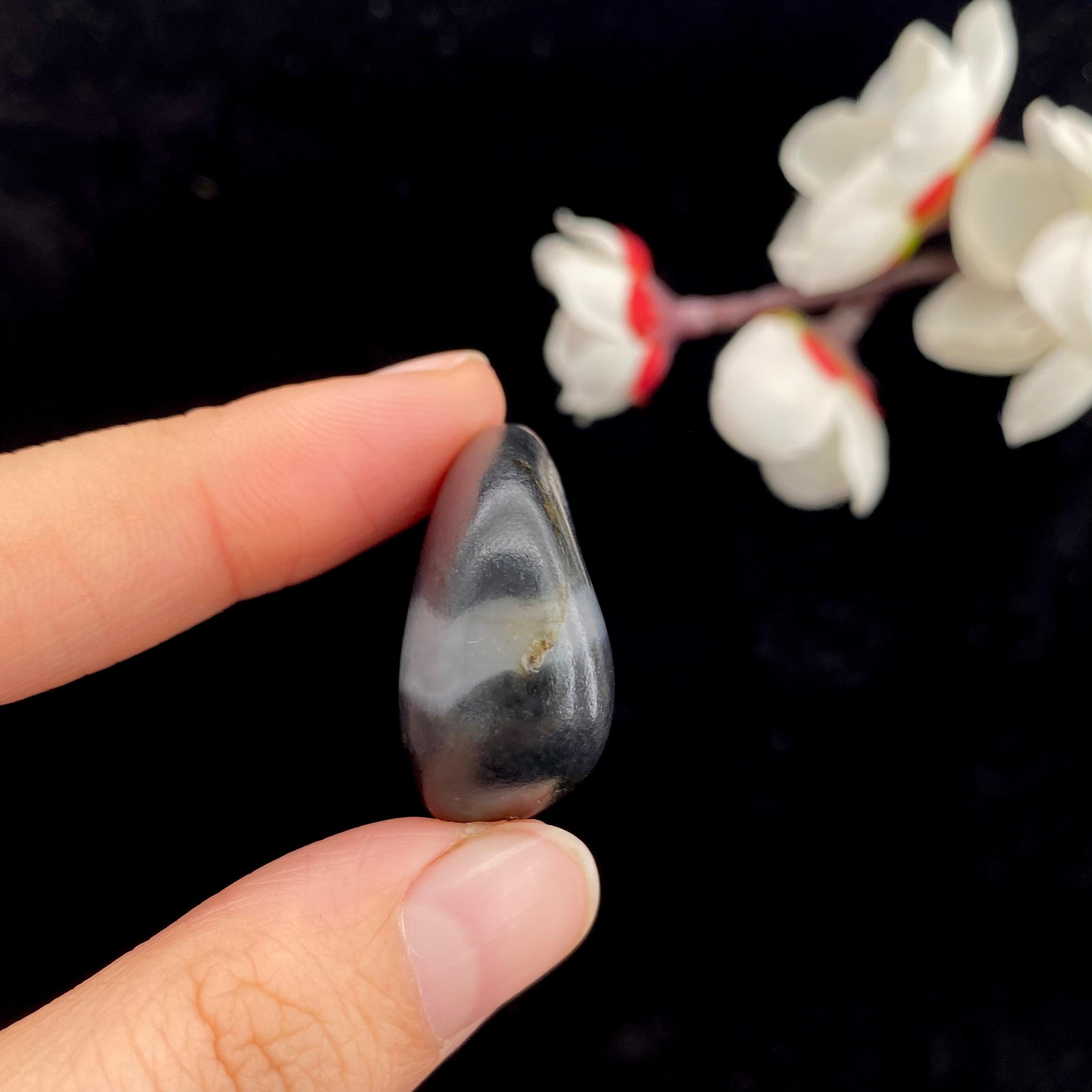 和田玉青花籽料原石（12.3g）