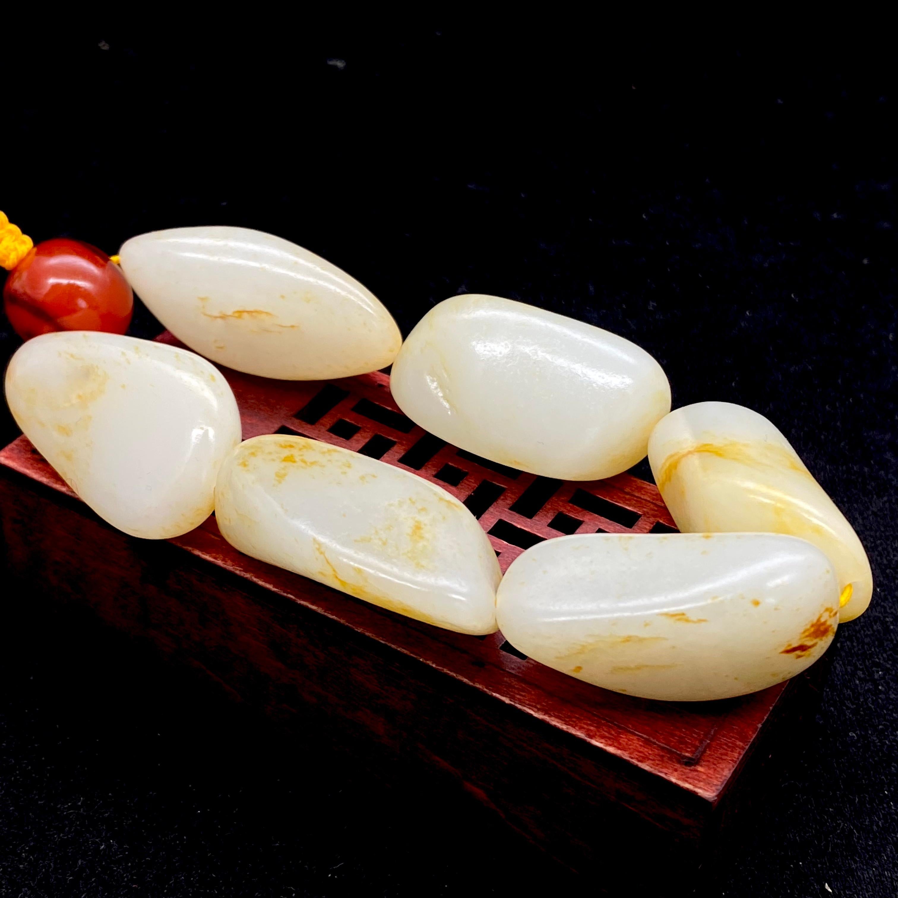 和田玉洒金皮【精品手串】（126.6g）