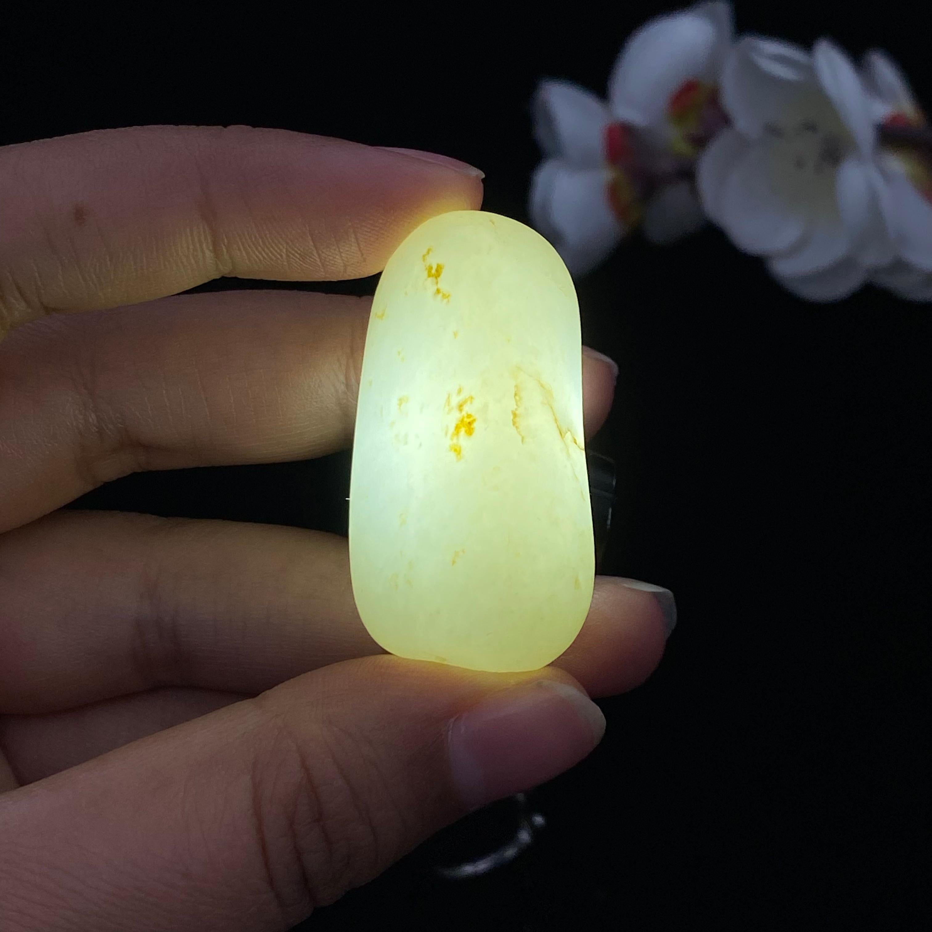 和田玉洒金皮籽料挂件（23.7g）