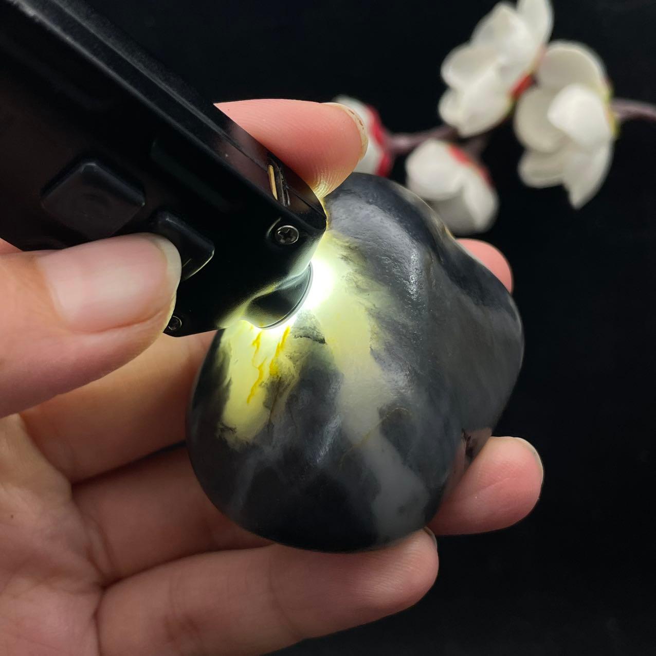 和田玉青花籽料（81.6g）