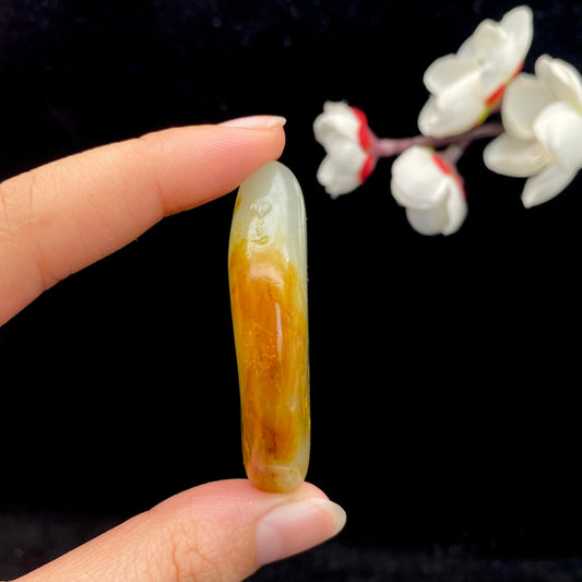 和田玉聚黄皮籽料挂件（28.7g）