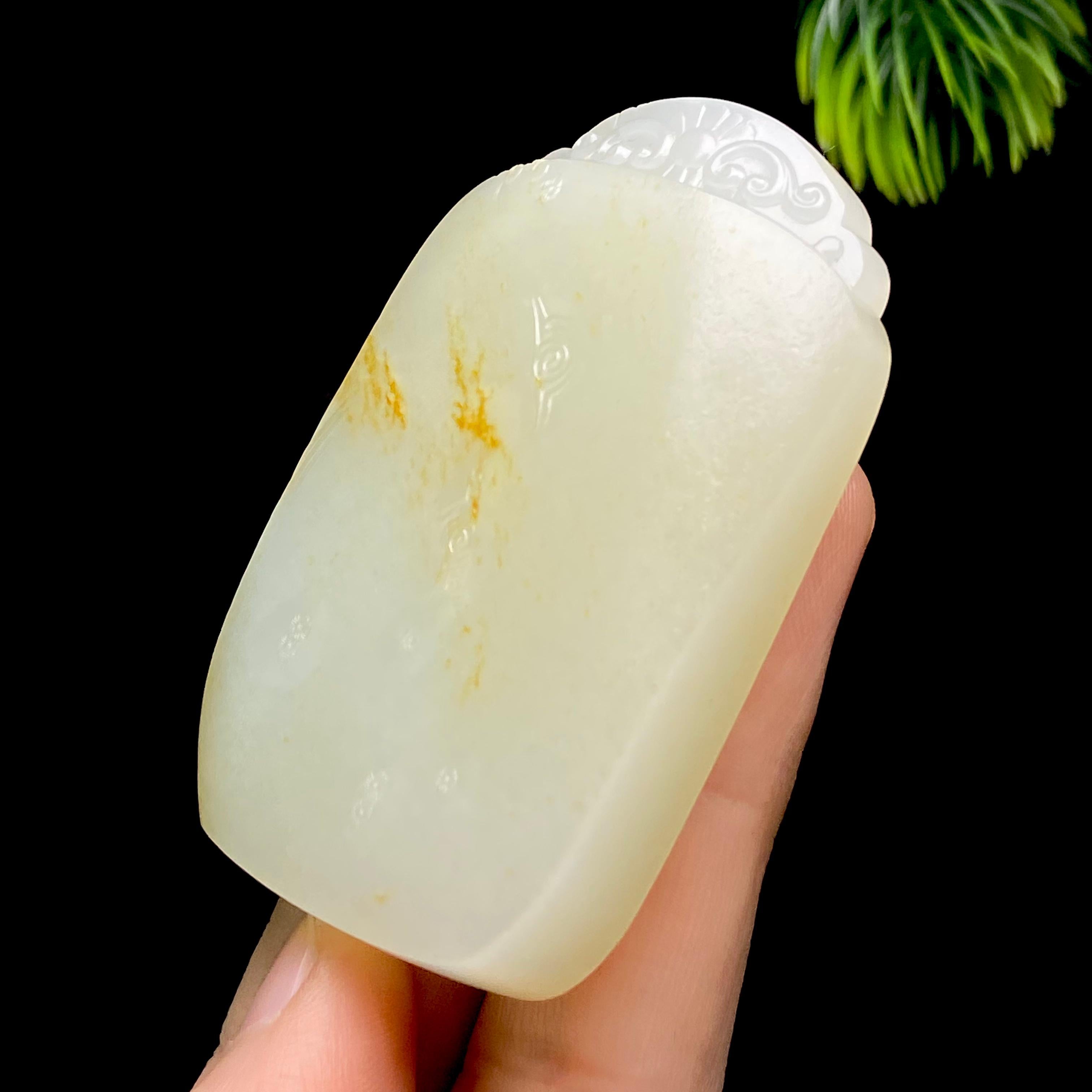 和田玉籽料山水牌（69.1g） – 厚德载玉