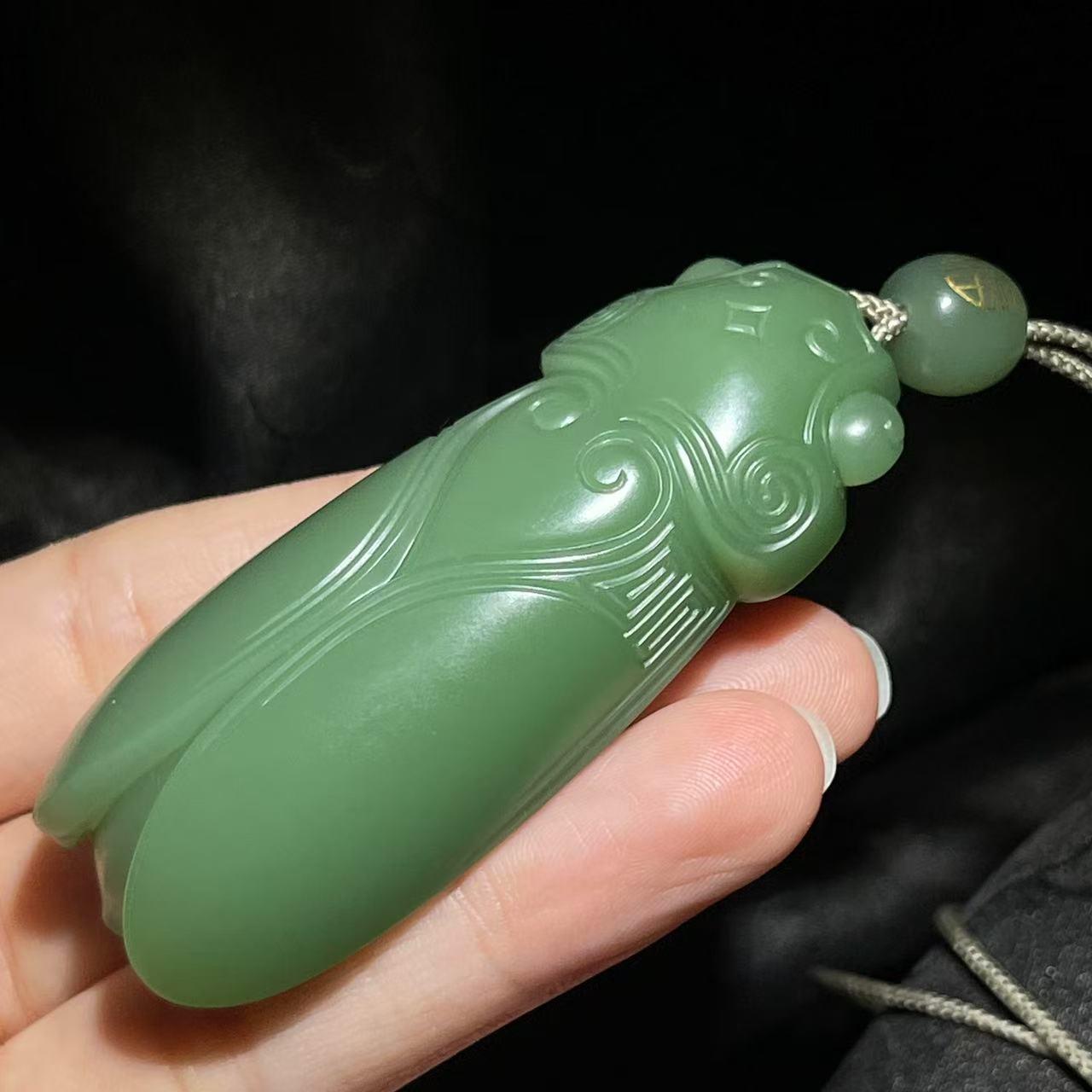 和田玉碧玉粉绿蝉一鸣惊人（55.4g）