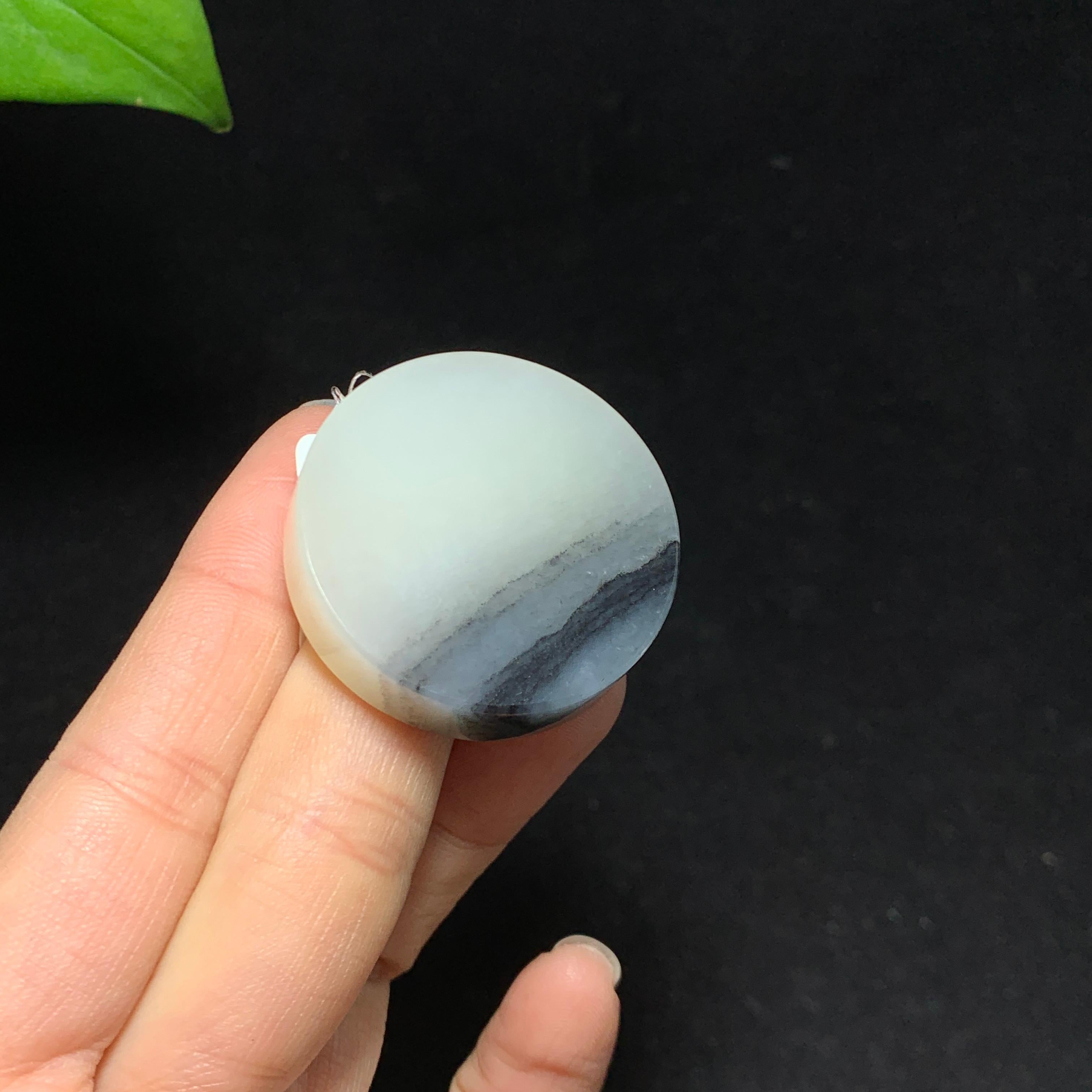 和田籽料青花圆形无事牌挂件（28.7g）