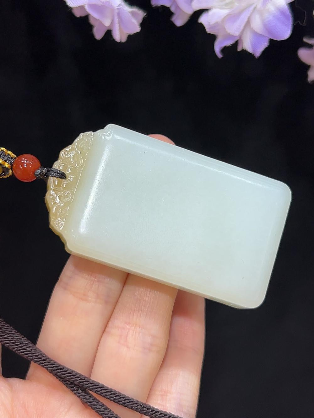 和田玉且末料糖平安无事牌（58.6g）