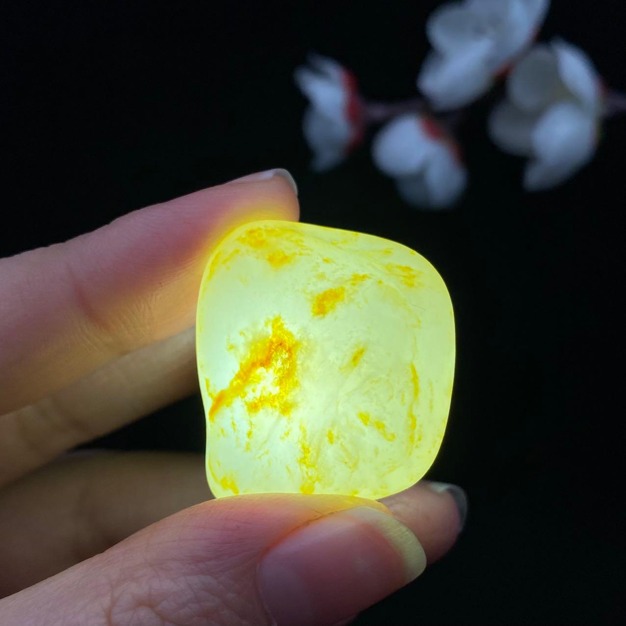 【超值推荐】和田玉洒金皮籽料（15.5g）