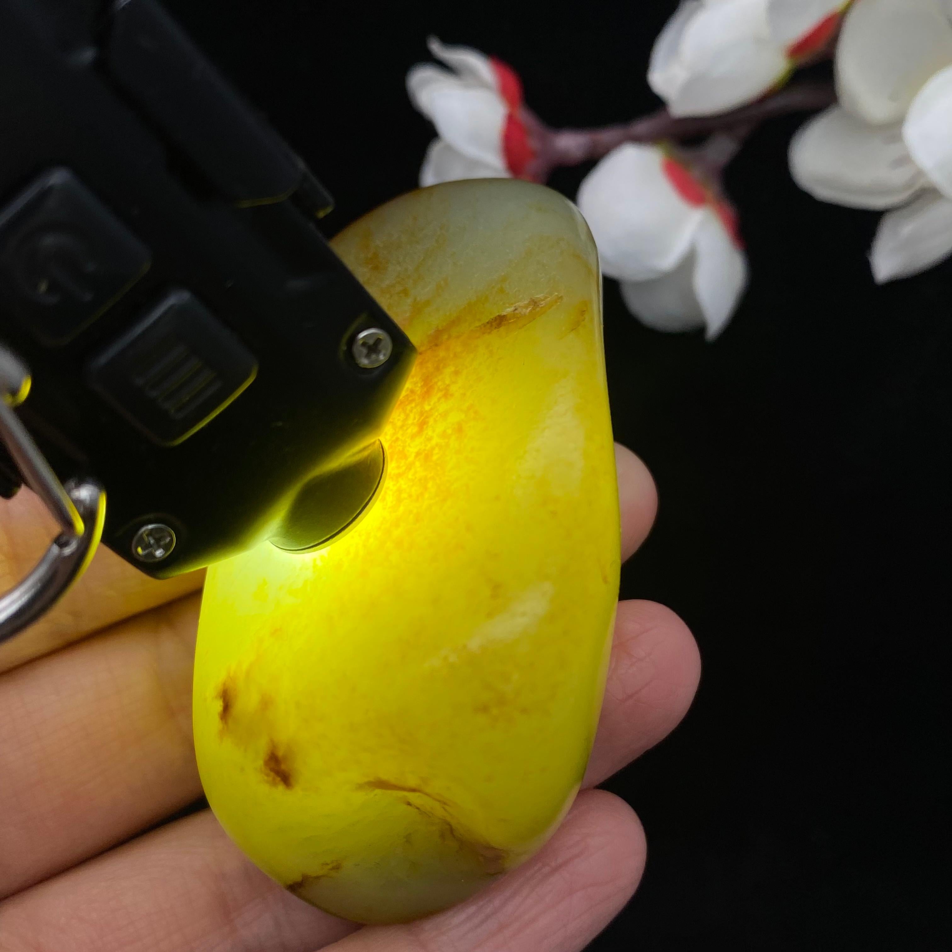 和田玉洒金皮籽料原石（90.8g）