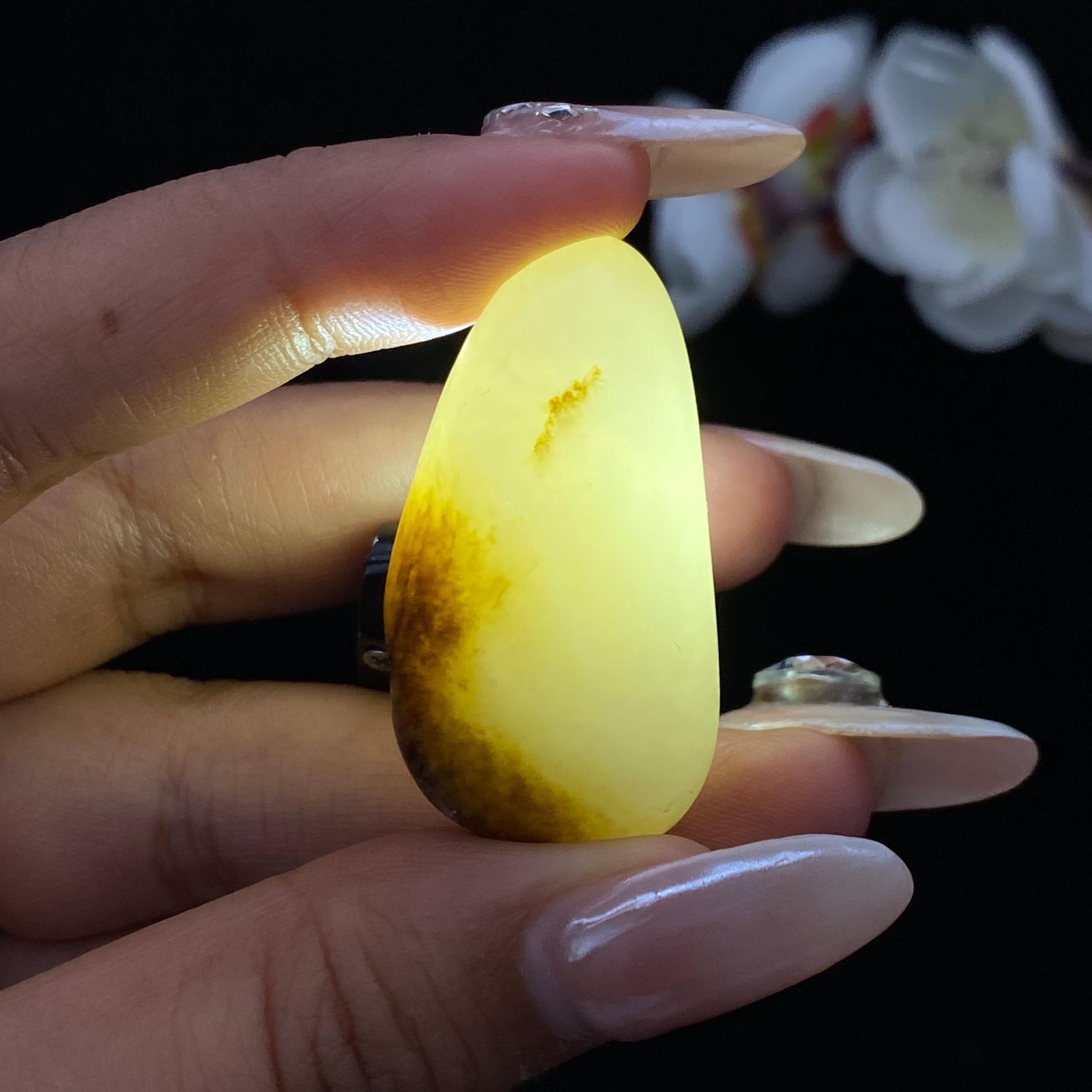 和田玉秋梨皮籽料挂件（23g）