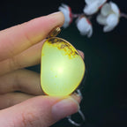 和田玉秋梨皮籽料包金挂件（12.1g）