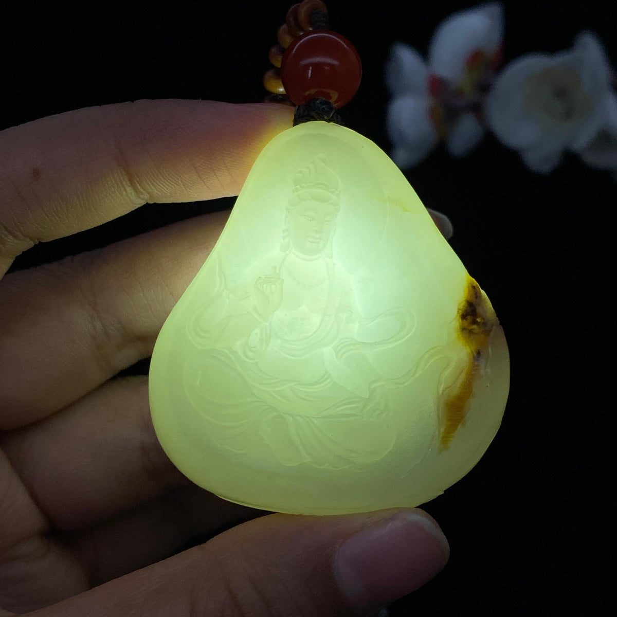 和田玉白玉籽料【坐观音】挂件（67.3g）
