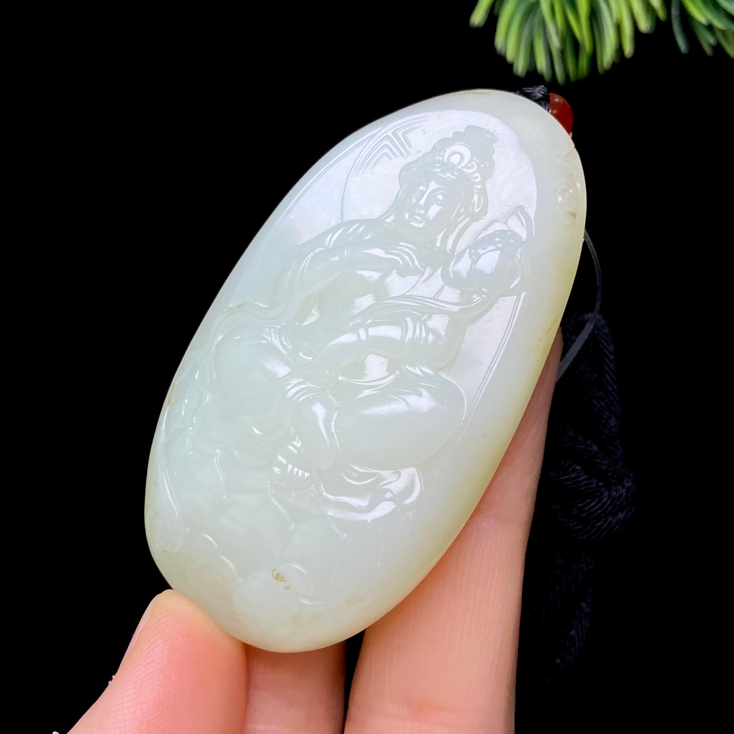 和田玉籽料大势至菩萨（68.3g）