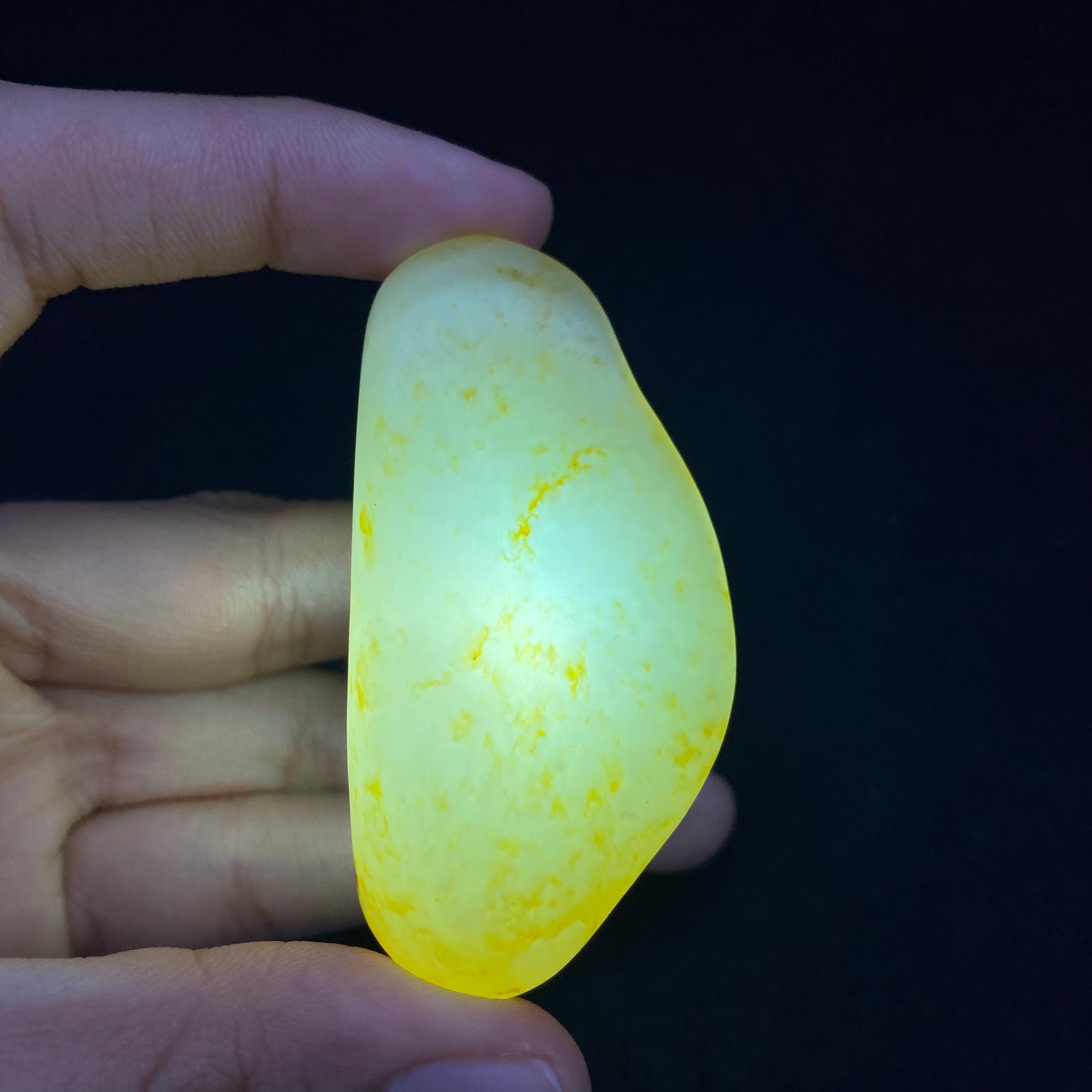 和田玉洒金皮籽料原石（43.2g）