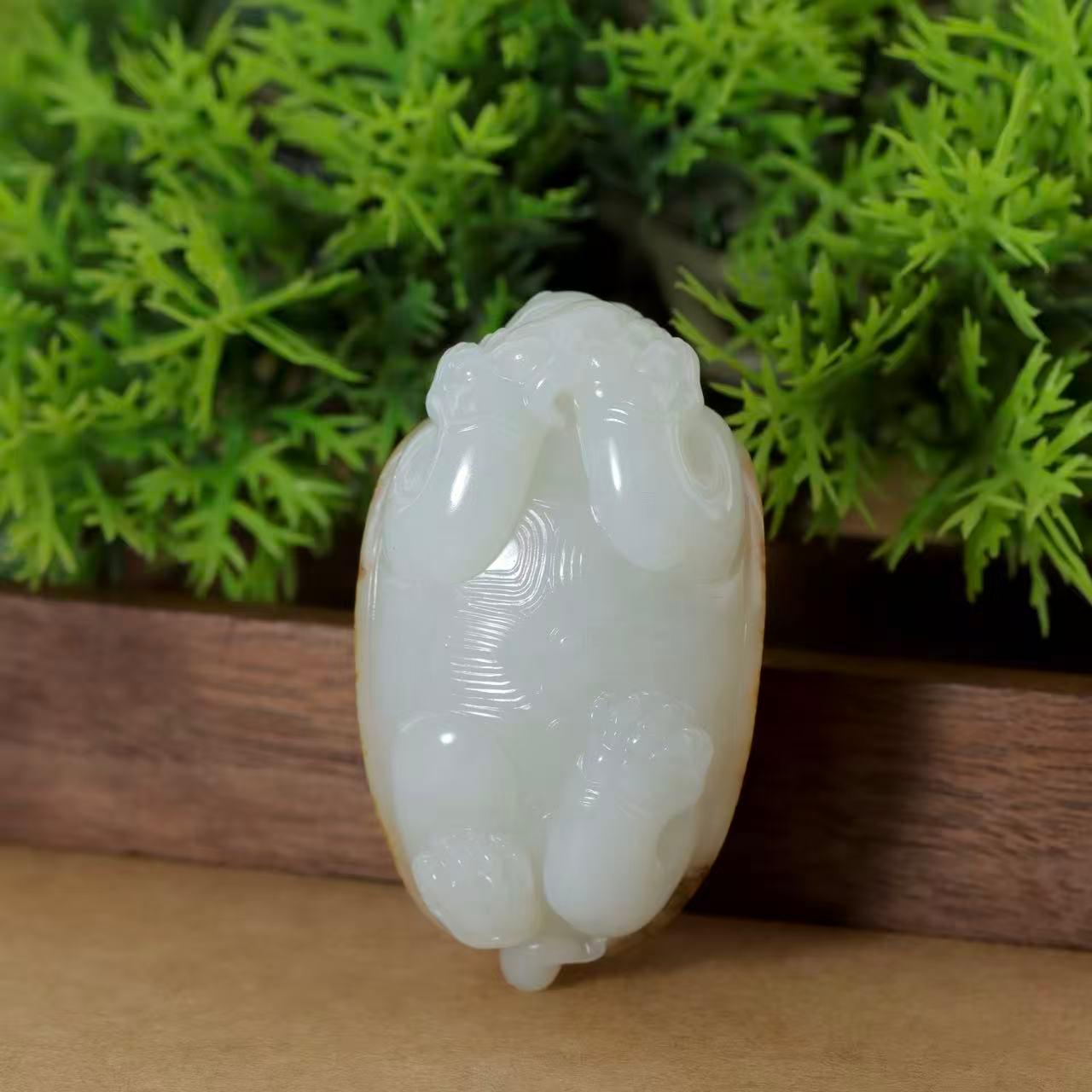 和田玉洒金皮白玉籽料龟形雕件（57g）