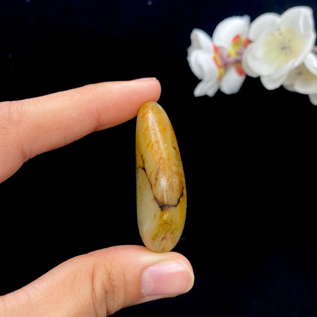 和田玉黄皮籽料大挂件（52.2g）