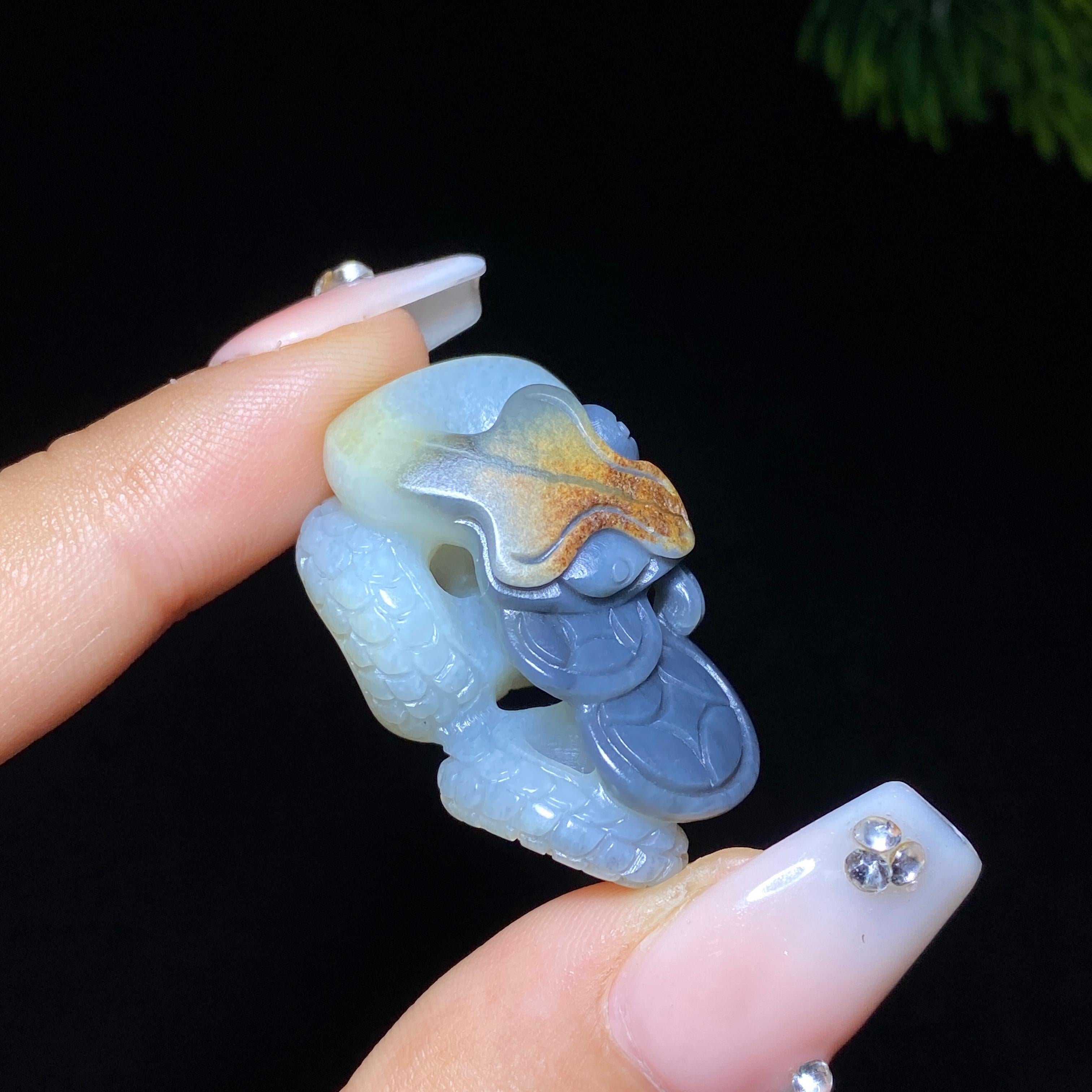 和田玉籽料青花蛇挂件（12.0g）