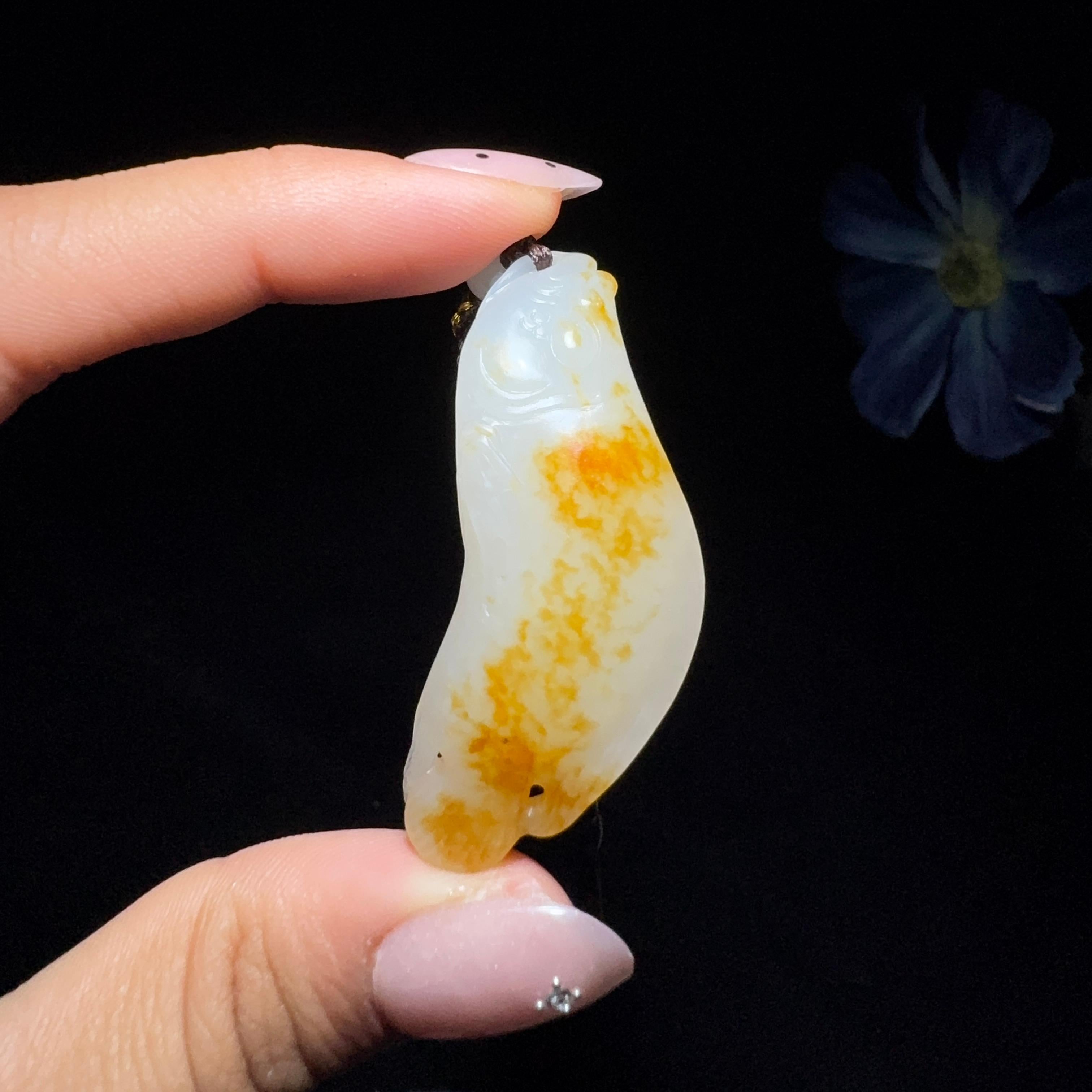 和田玉籽料挂件年年有余（14.4g）