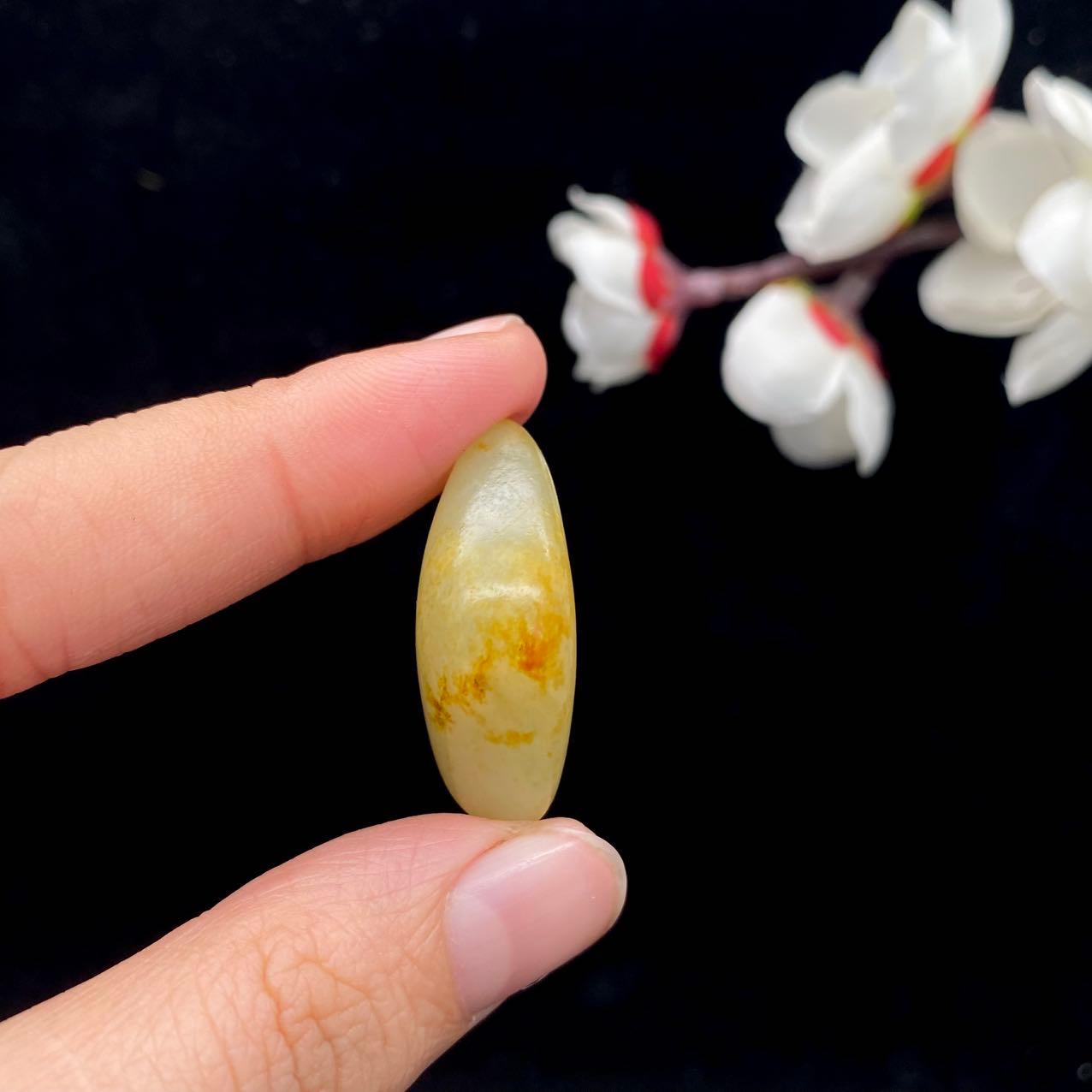 【超值推荐】和田玉洒金皮籽料原石（8.4g）