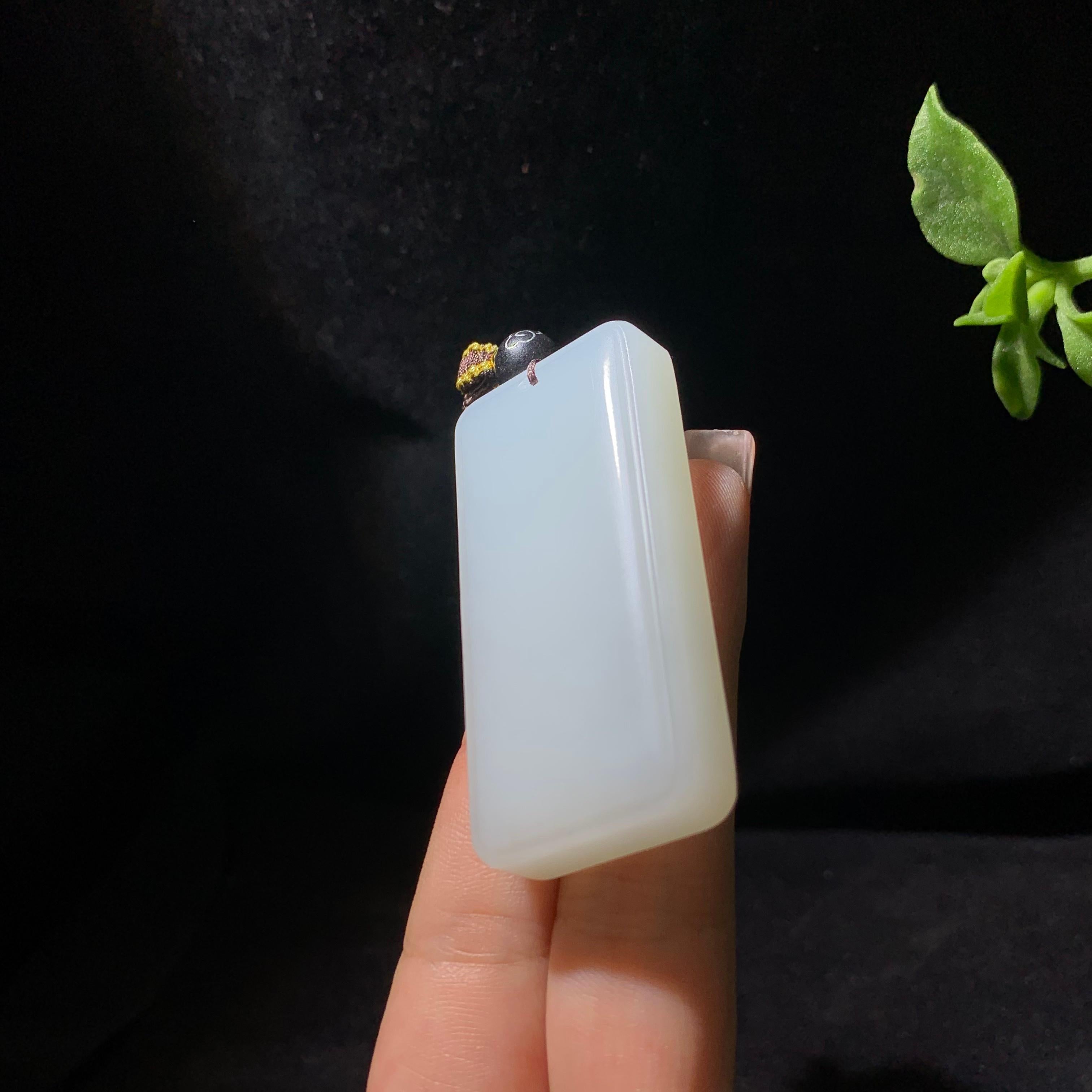 精品和田山料羊脂白玉无事牌（47.3g）