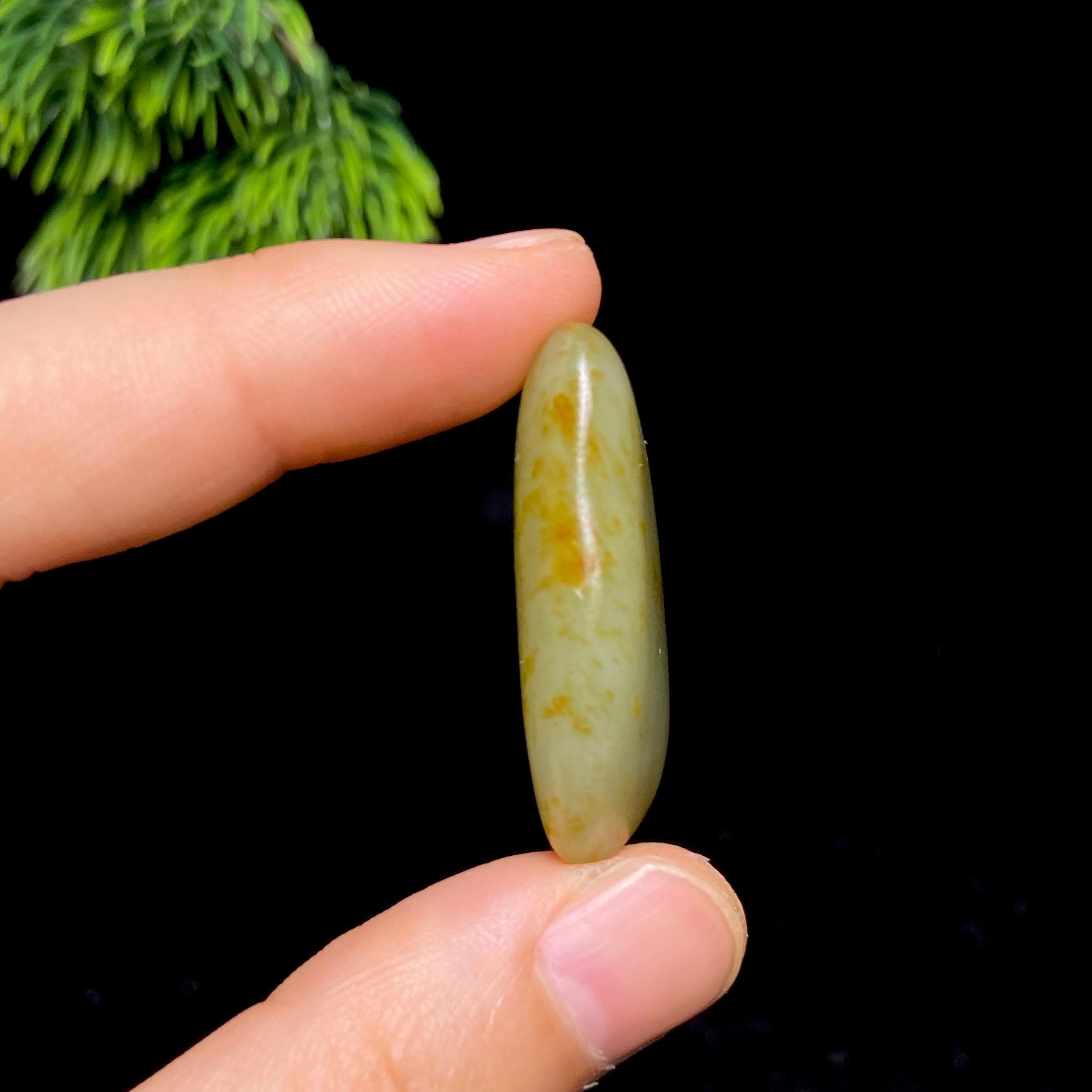 【超值推荐】和田玉洒金皮籽料（12.2g）