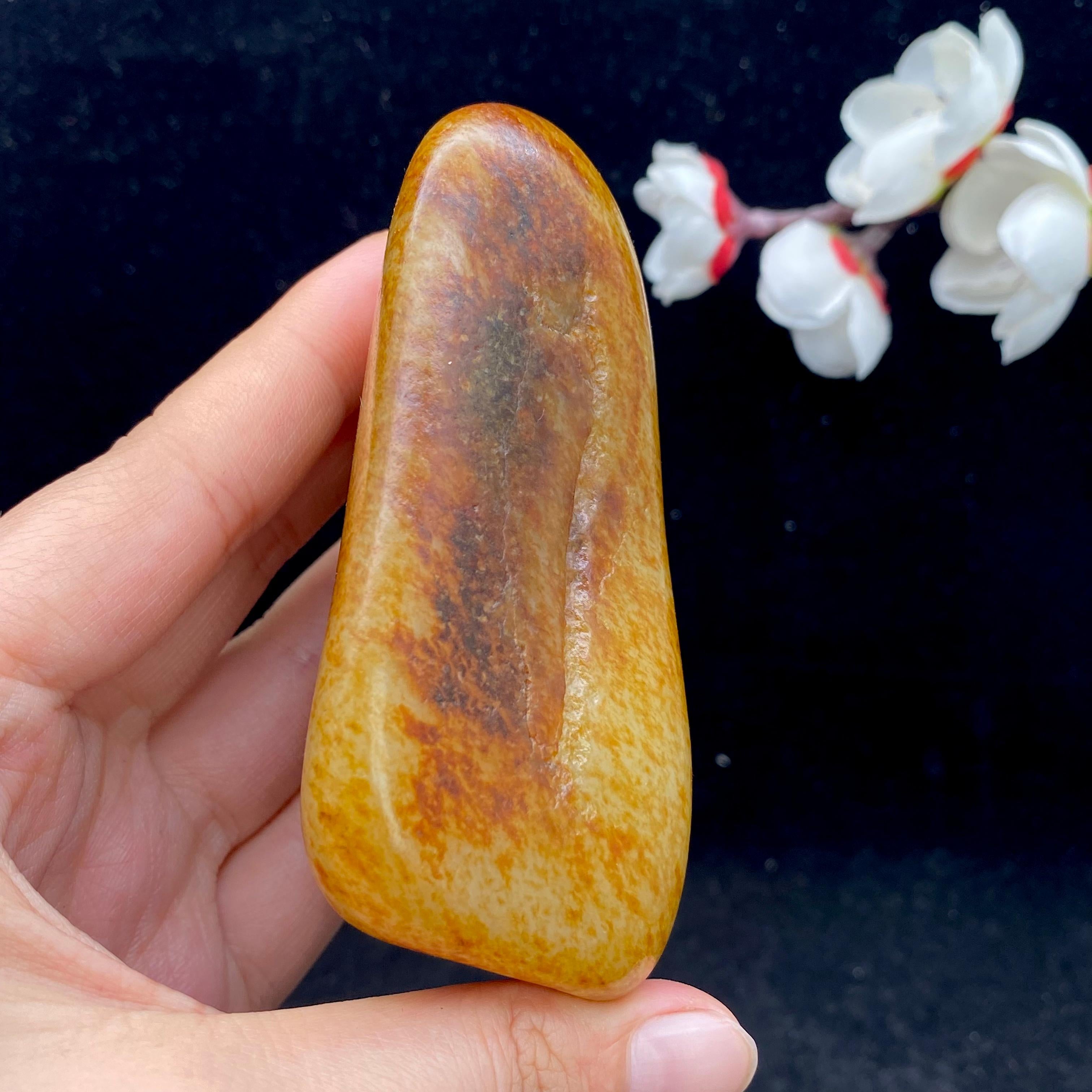 和田玉洒红皮籽料手把件（265.1g）