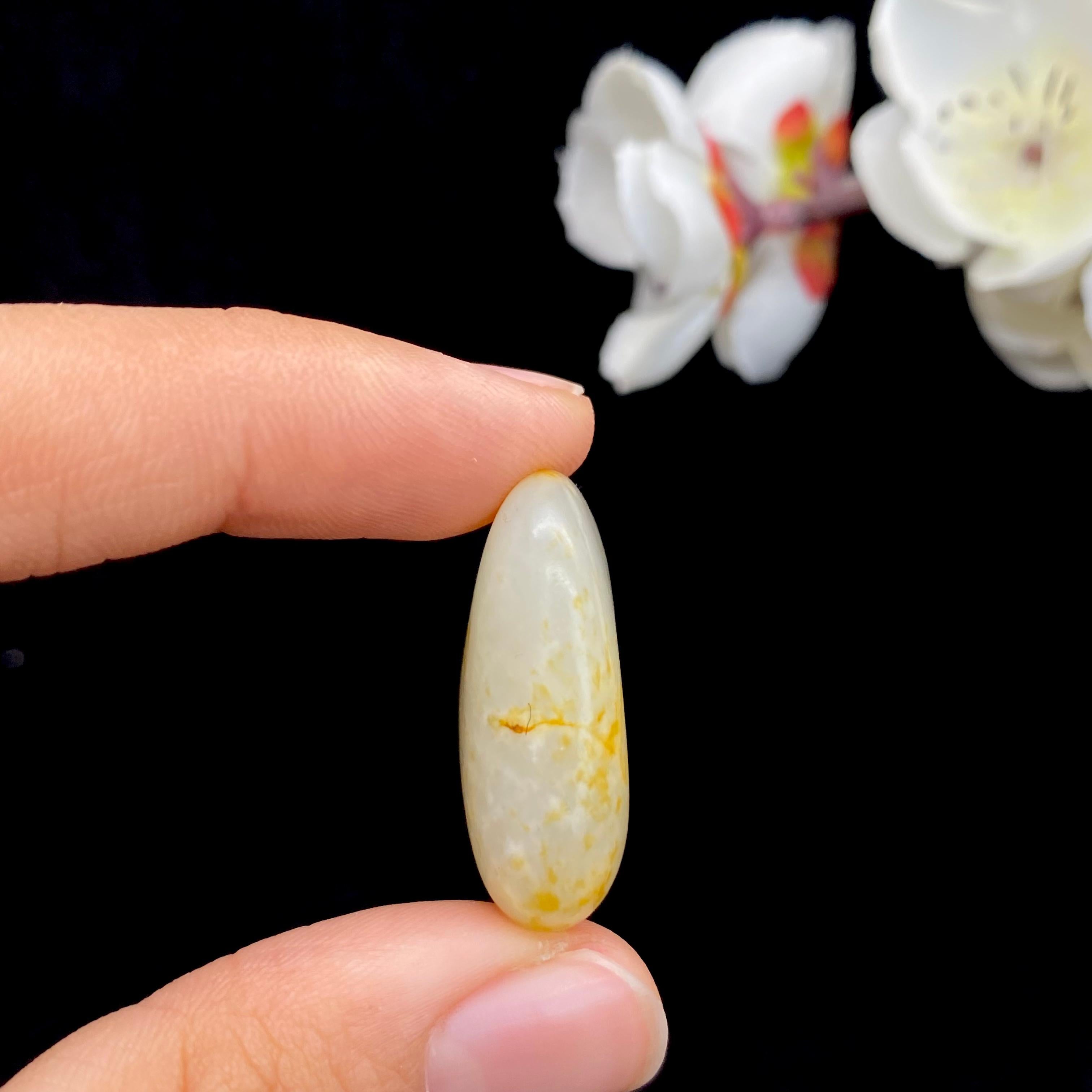【超值推荐】和田玉黄皮籽料吊坠籽（12.2g）