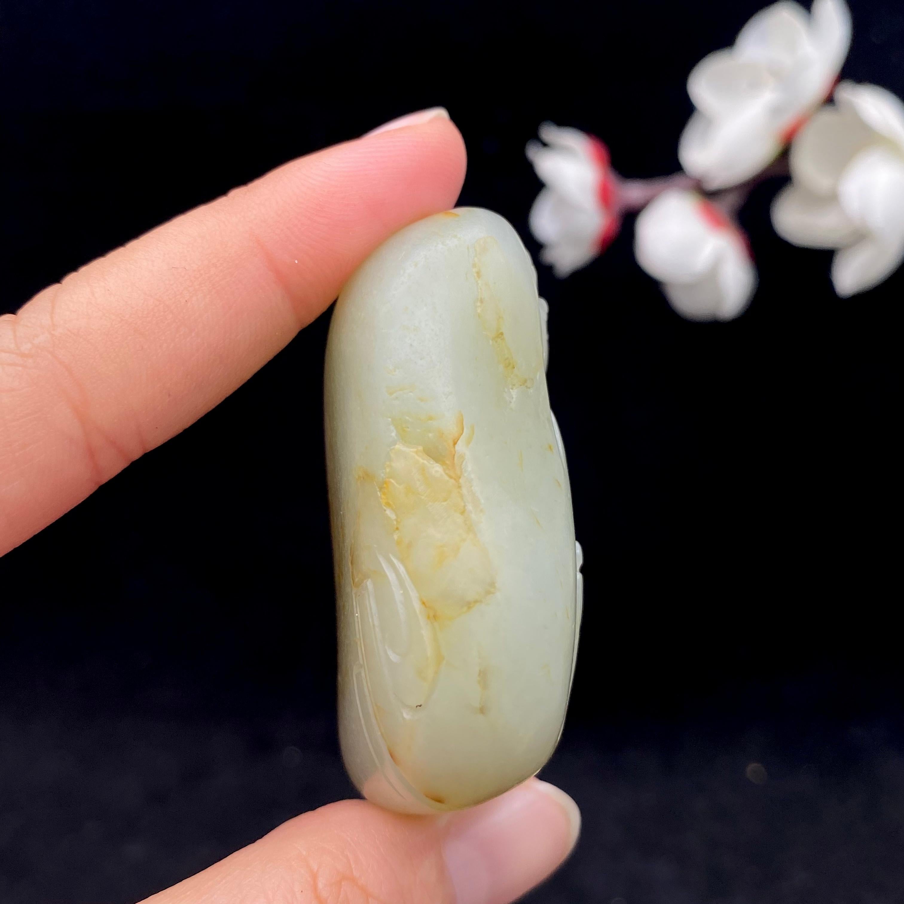 和田玉洒金皮籽料【观音】（67.3g）