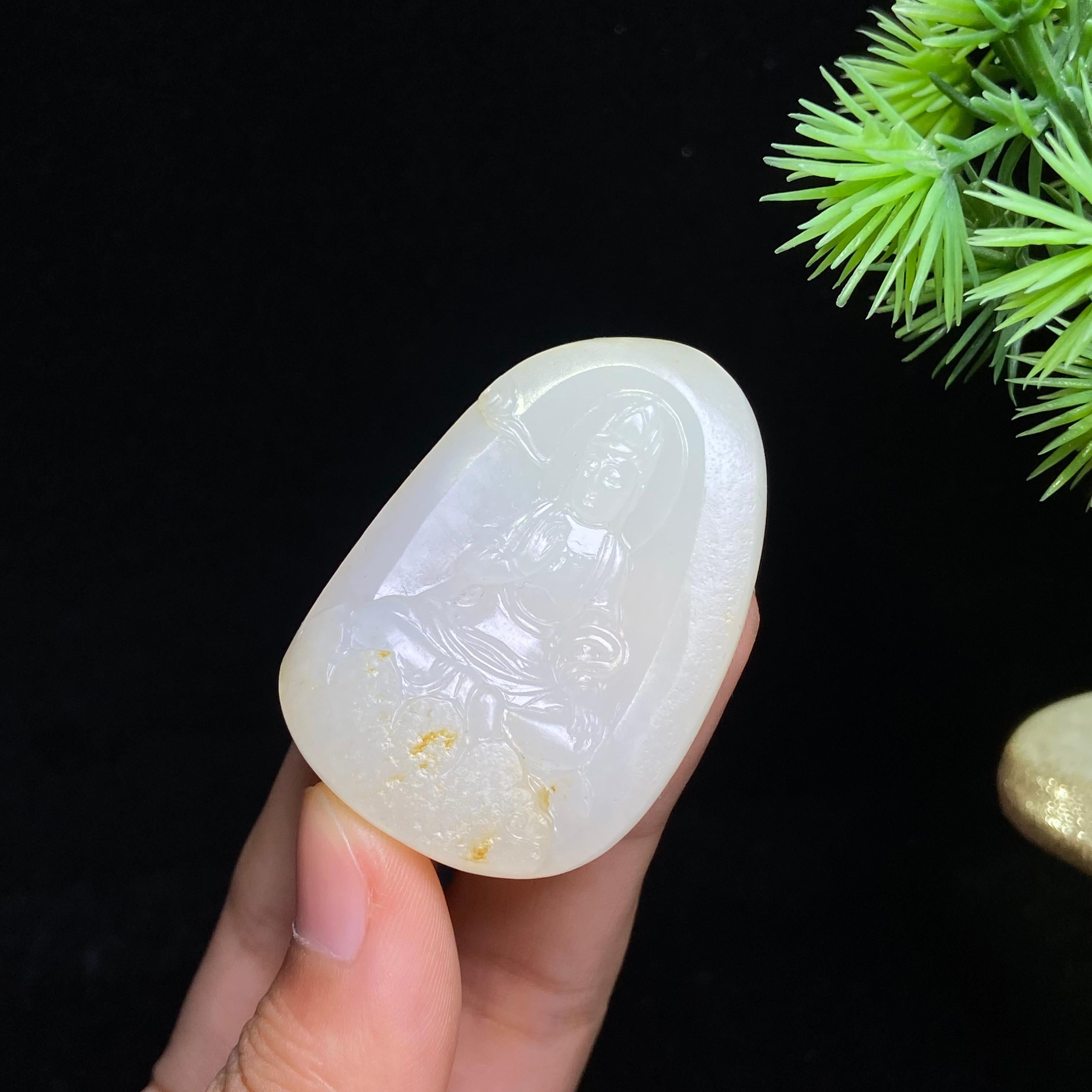 和田玉籽料观音（24.0g）
