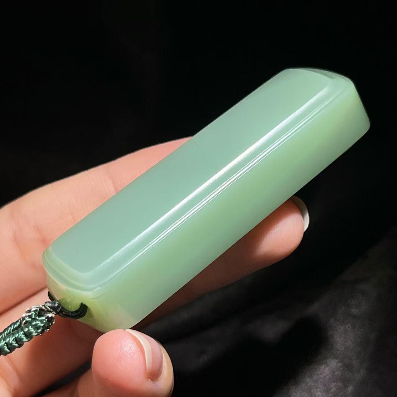 和田玉碧玉粉青无事牌（44.3g）