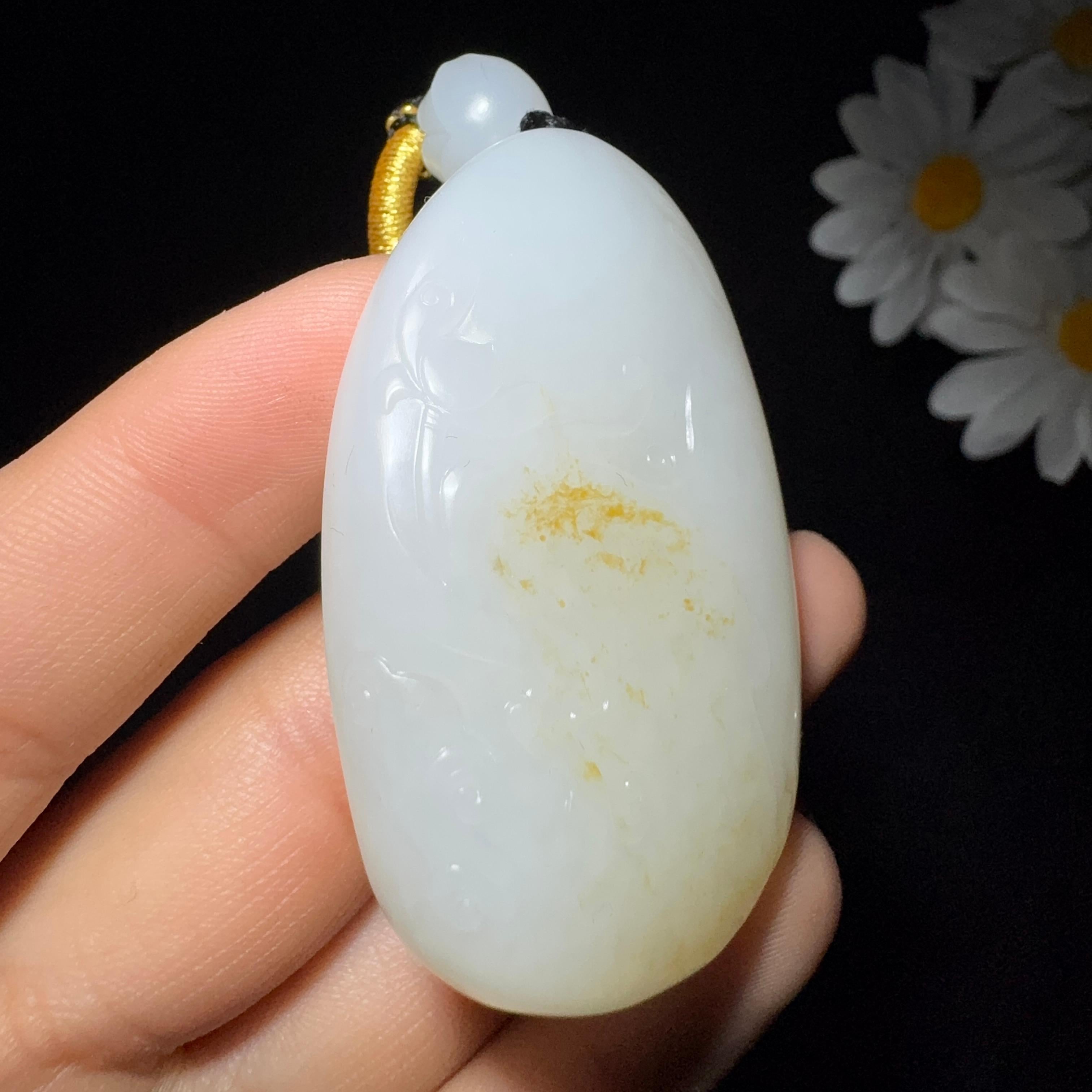 和田玉籽料羊脂白玉观音（65.7g）