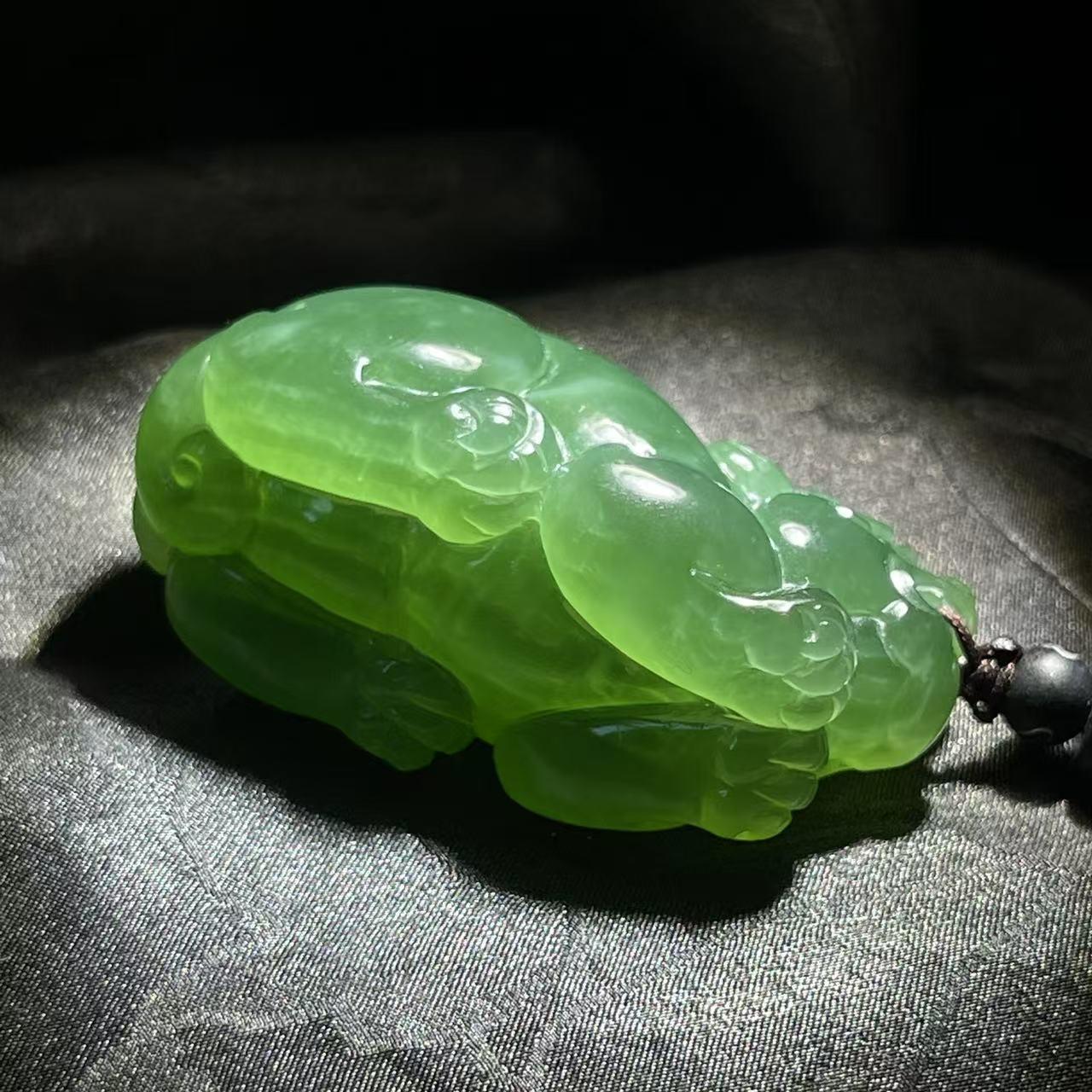 和田玉碧玉猫眼貔貅（65.1g） – 厚德载玉