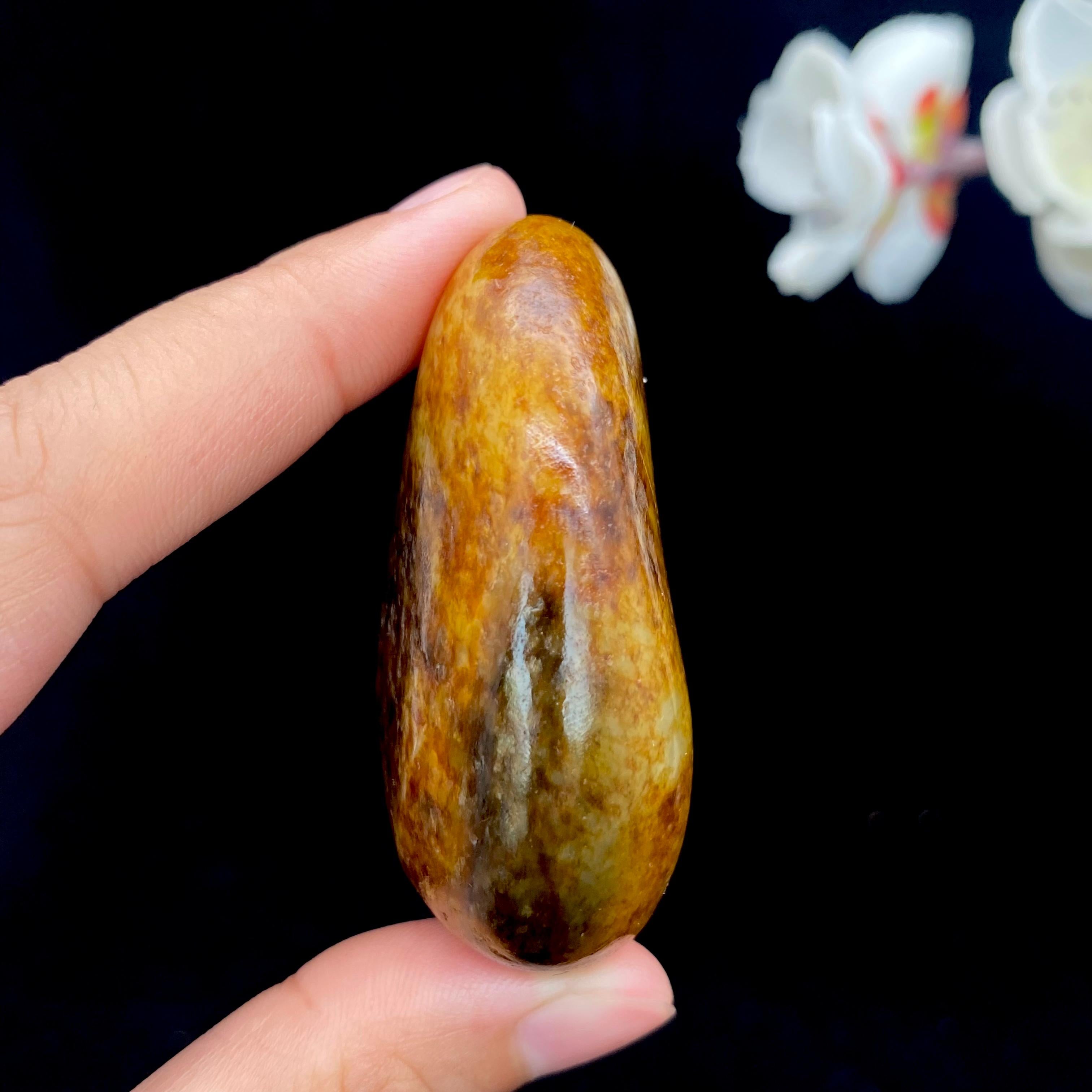 和田玉红沁皮籽料原石（63.5g）