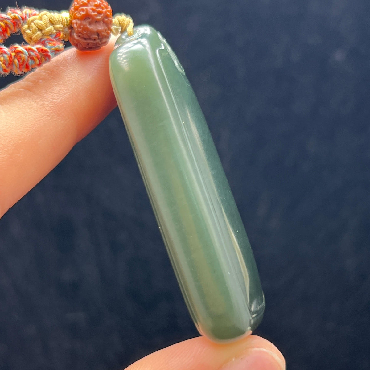 和田玉籽料沙枣青无事牌（44.8g）