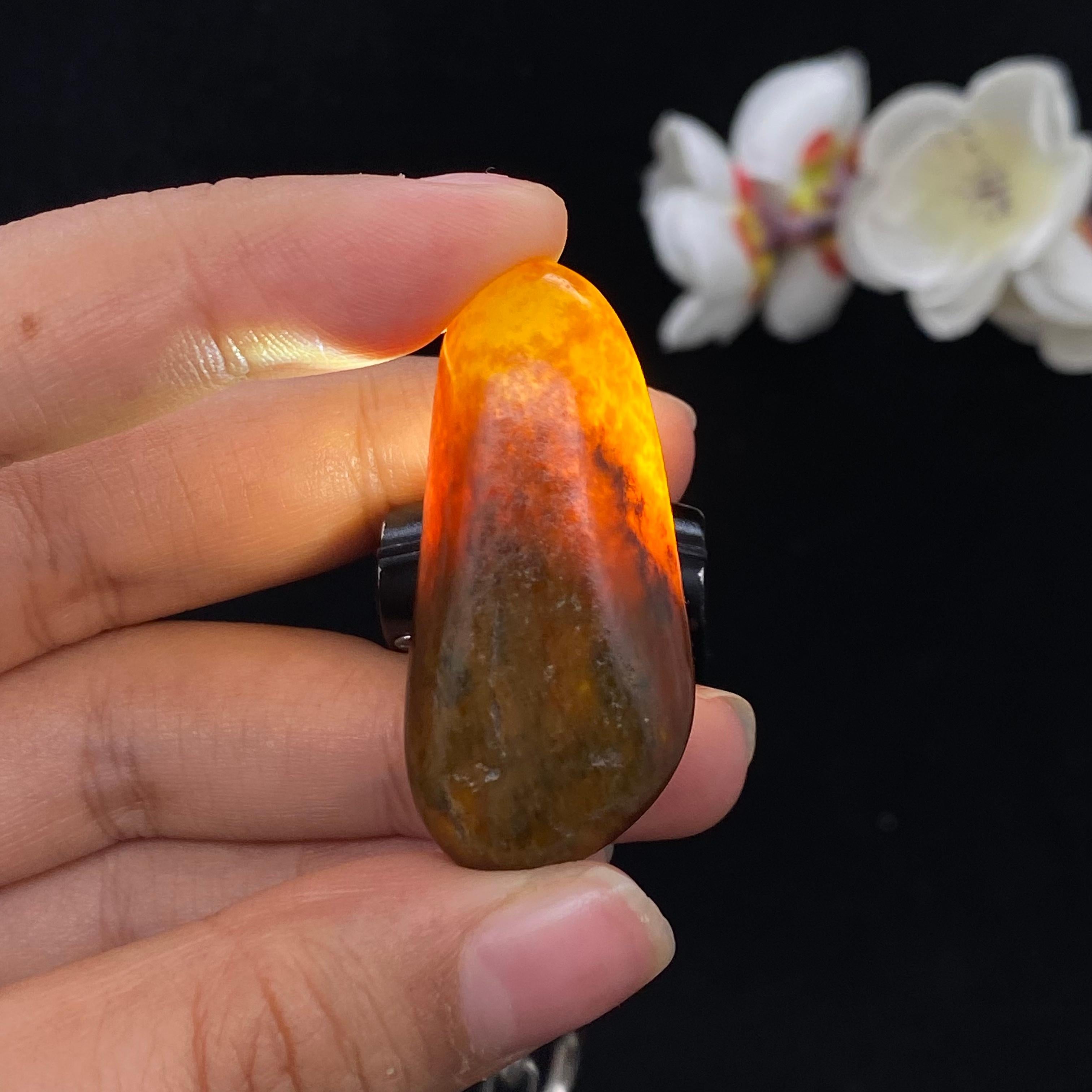 和田玉黄沁皮籽料挂件（17g）