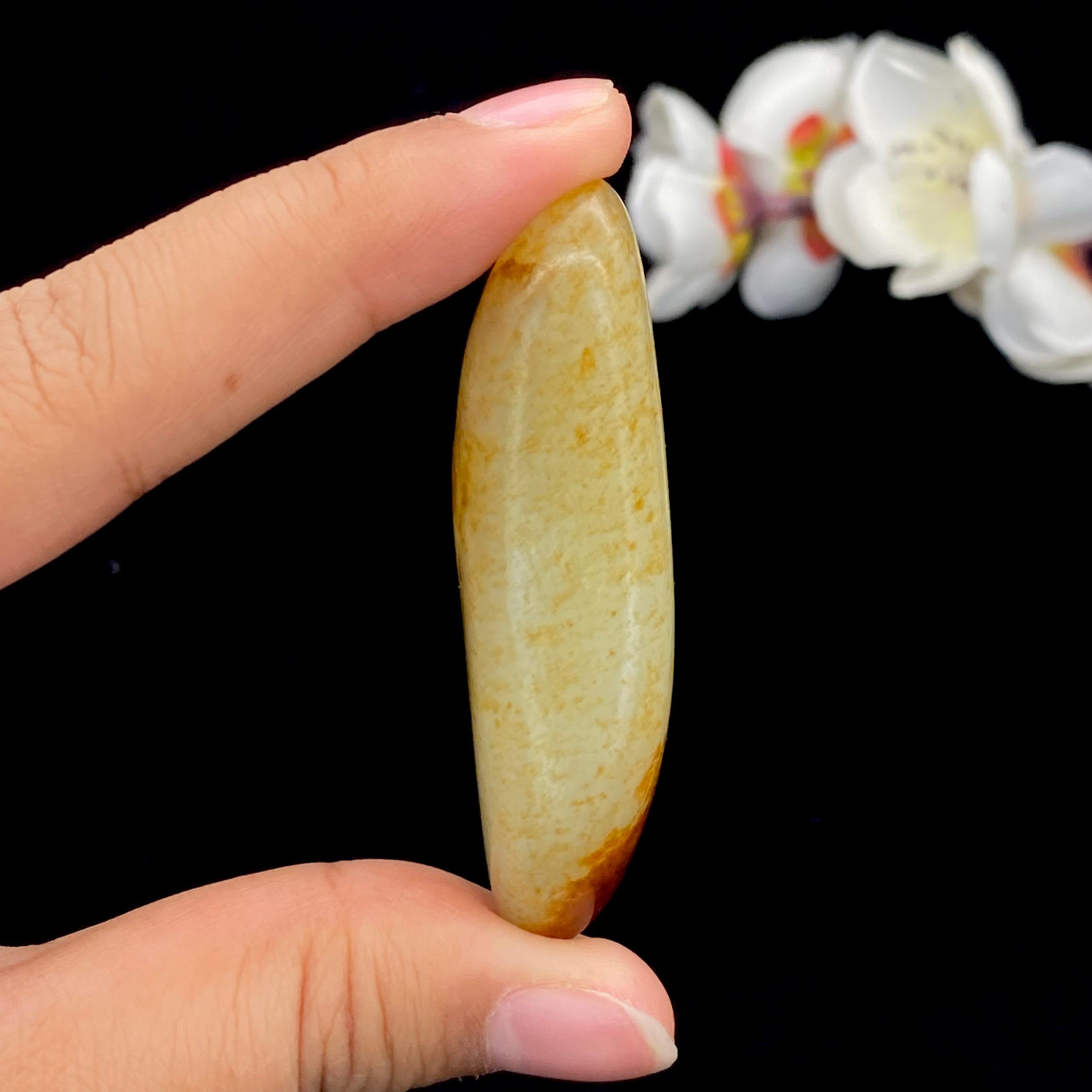 和田玉聚红皮籽料挂件（50g）
