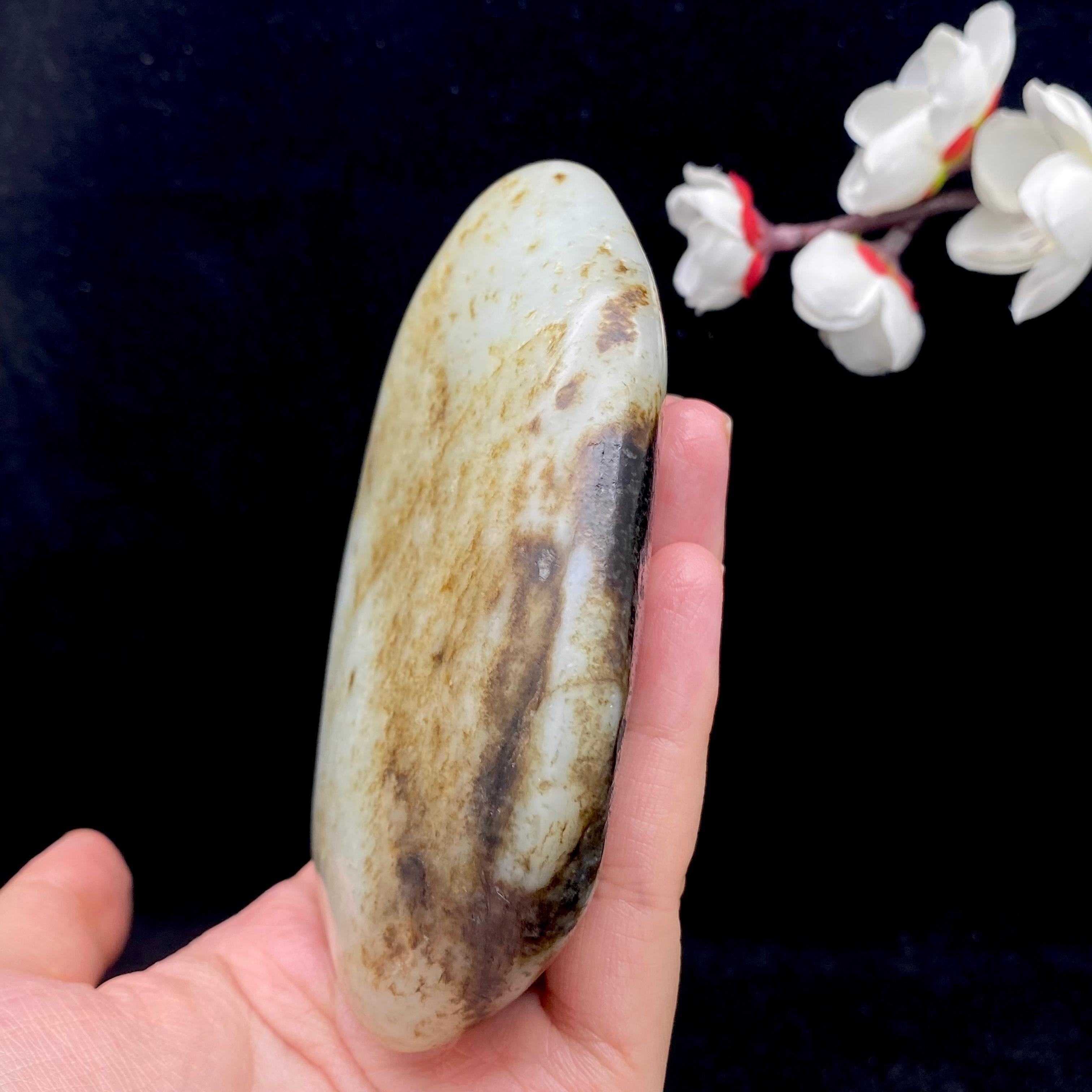 和田玉秋梨皮籽料原石（379.1g）