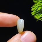 和田玉白玉洒金皮籽料原石（1.5g）