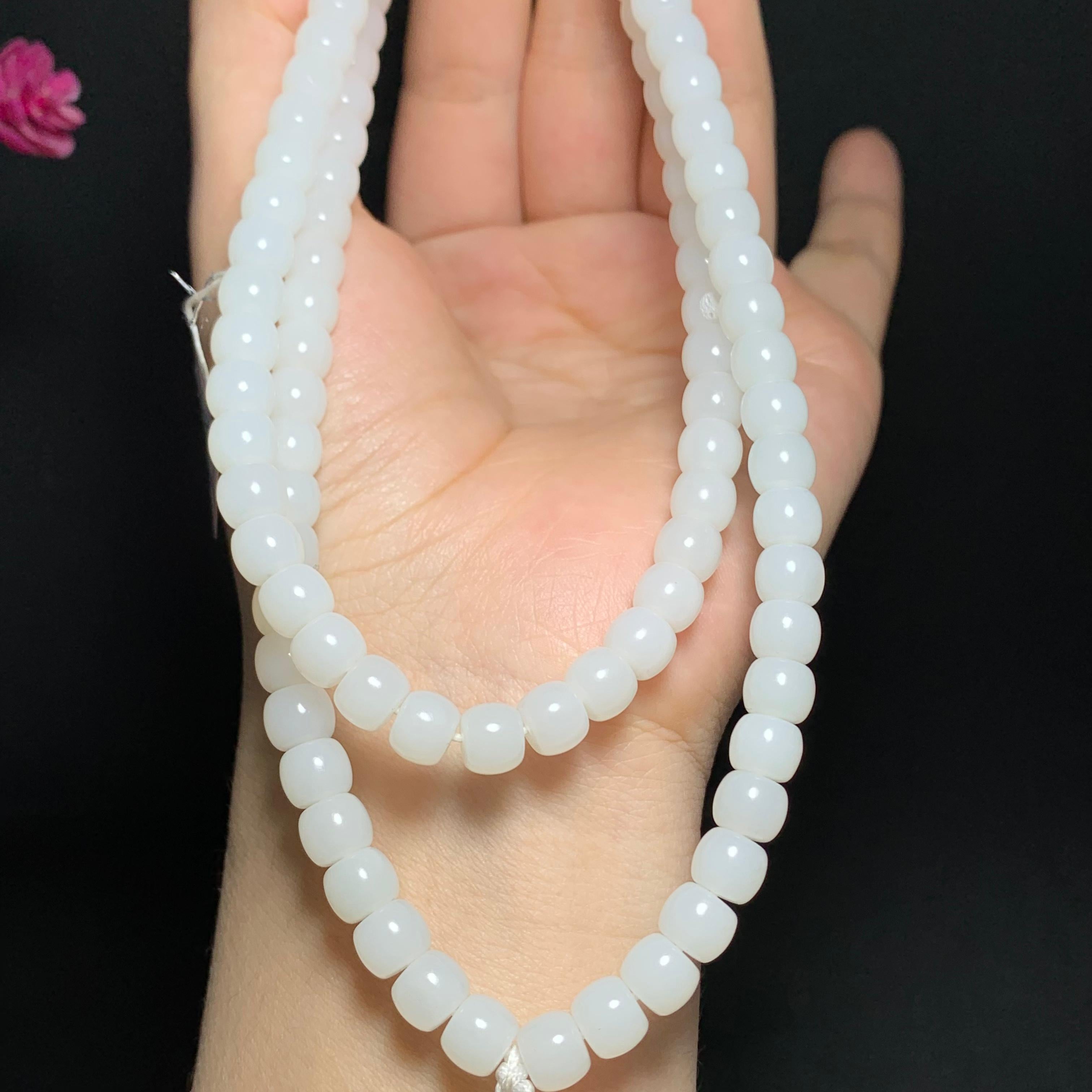 和田山流水羊脂白玉 108 颗项链（62.4g）