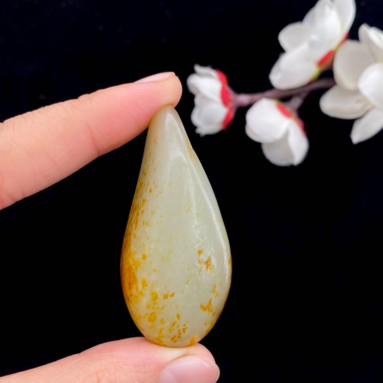 和田玉洒金皮籽料原石（30.8g）