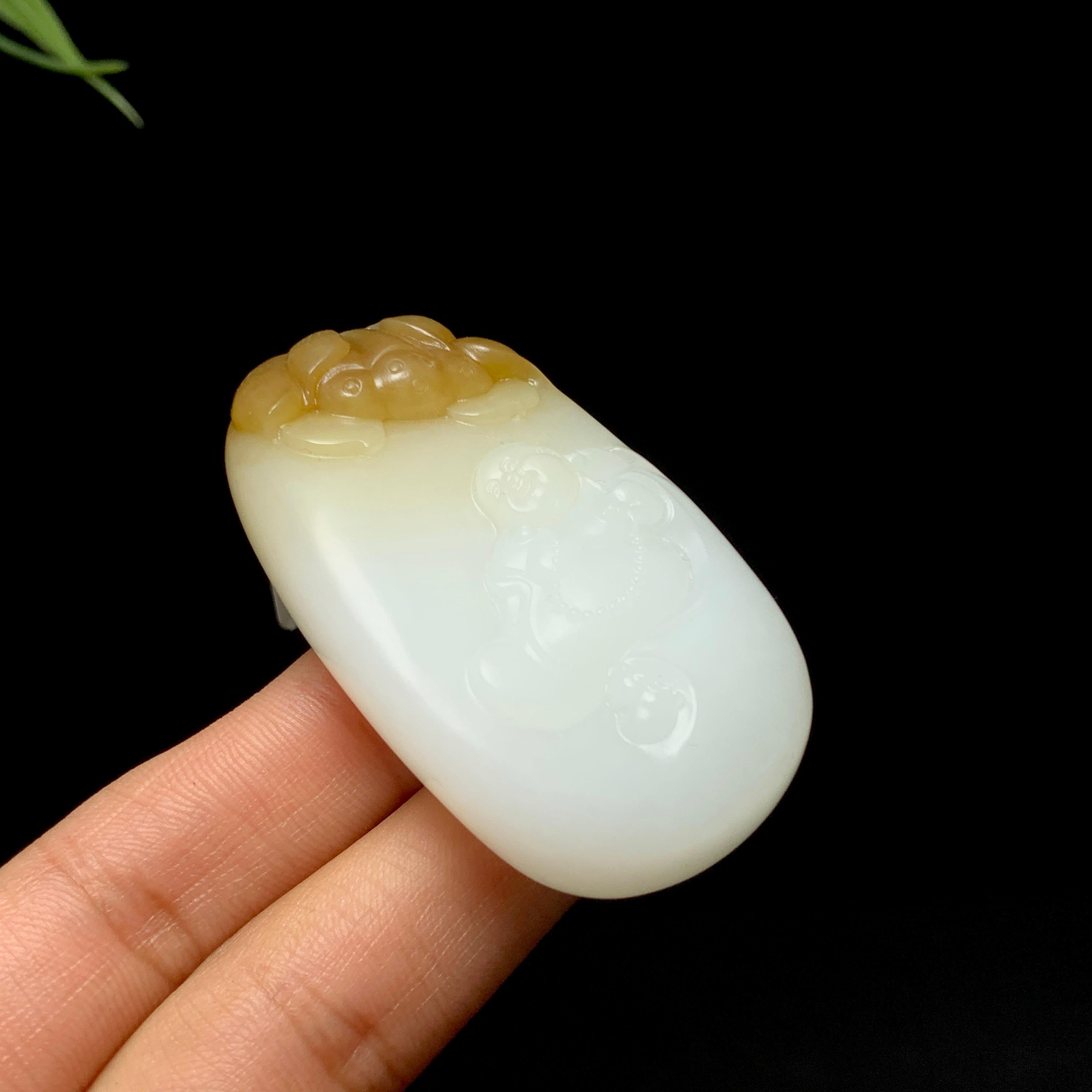 精品新疆且末糖白玉弥勒佛挂件（54.5g）