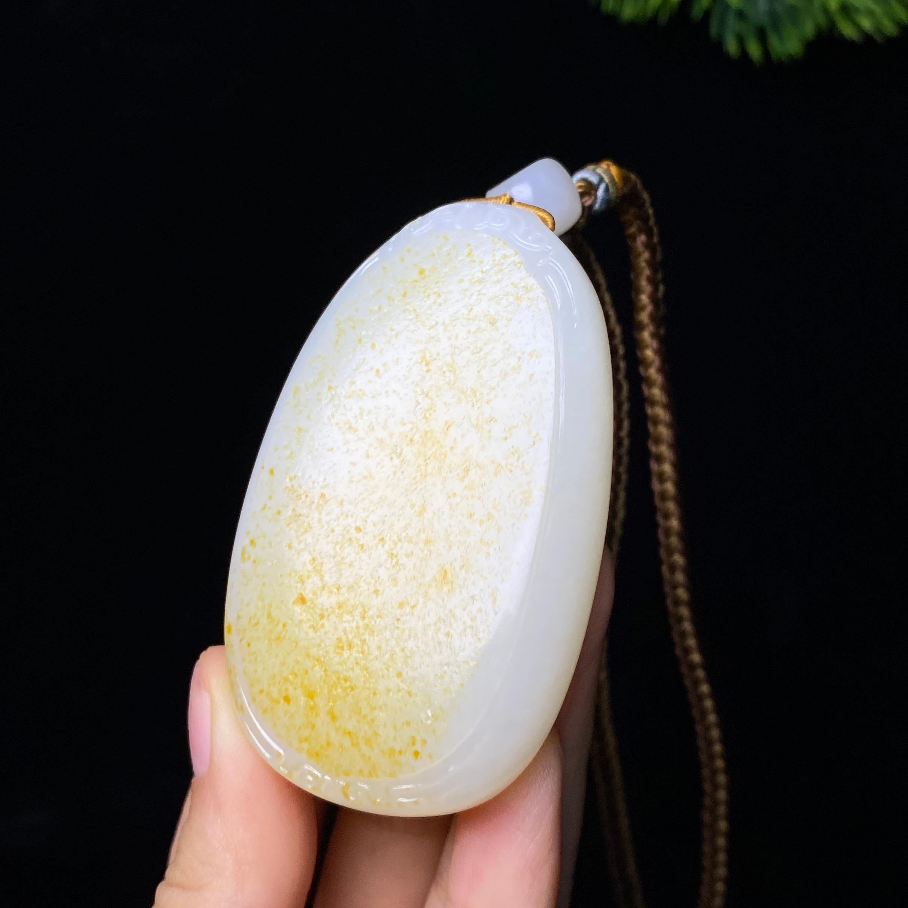 和田玉籽料无事牌（83.6g）