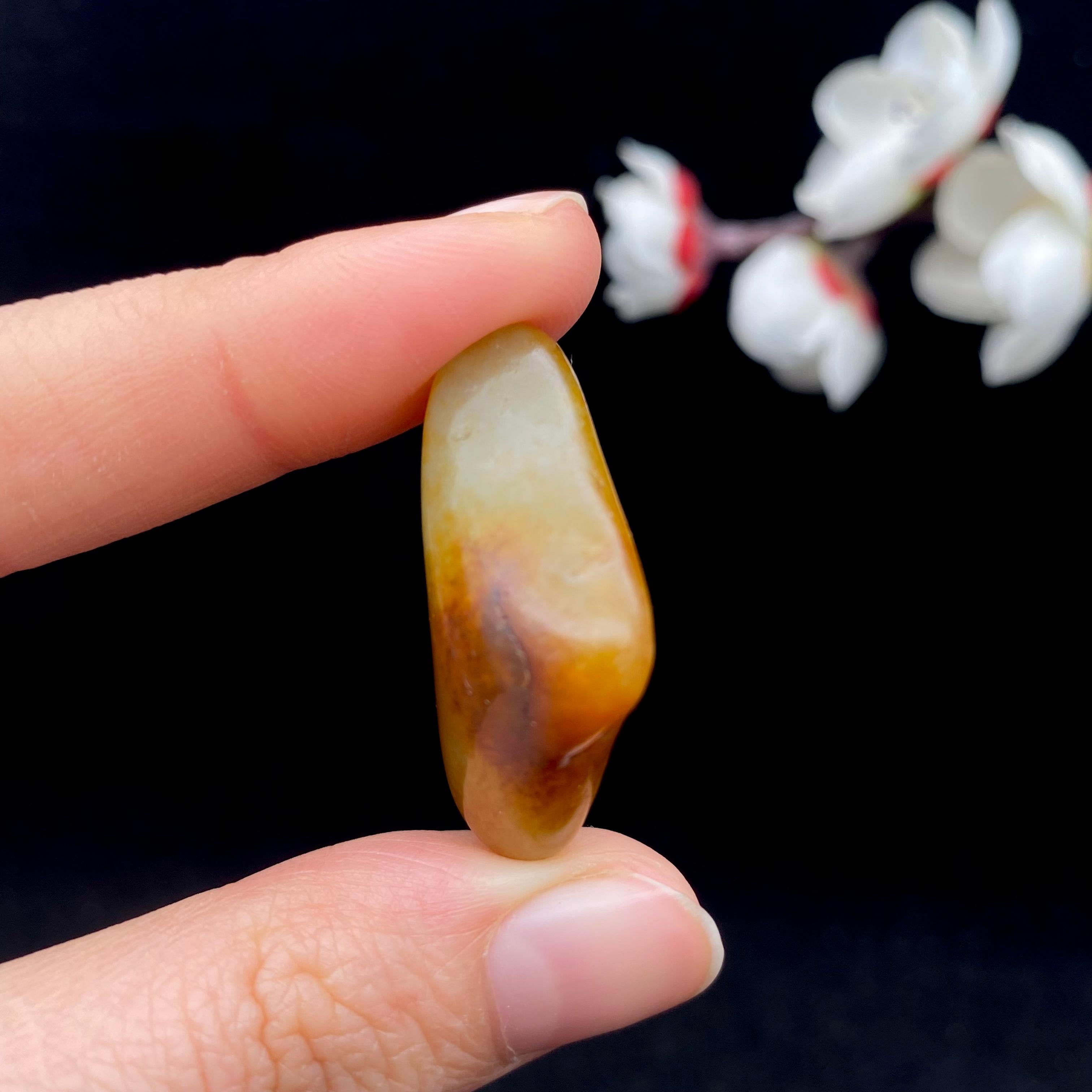 和田玉黄沁皮籽料吊坠籽（11.9g）