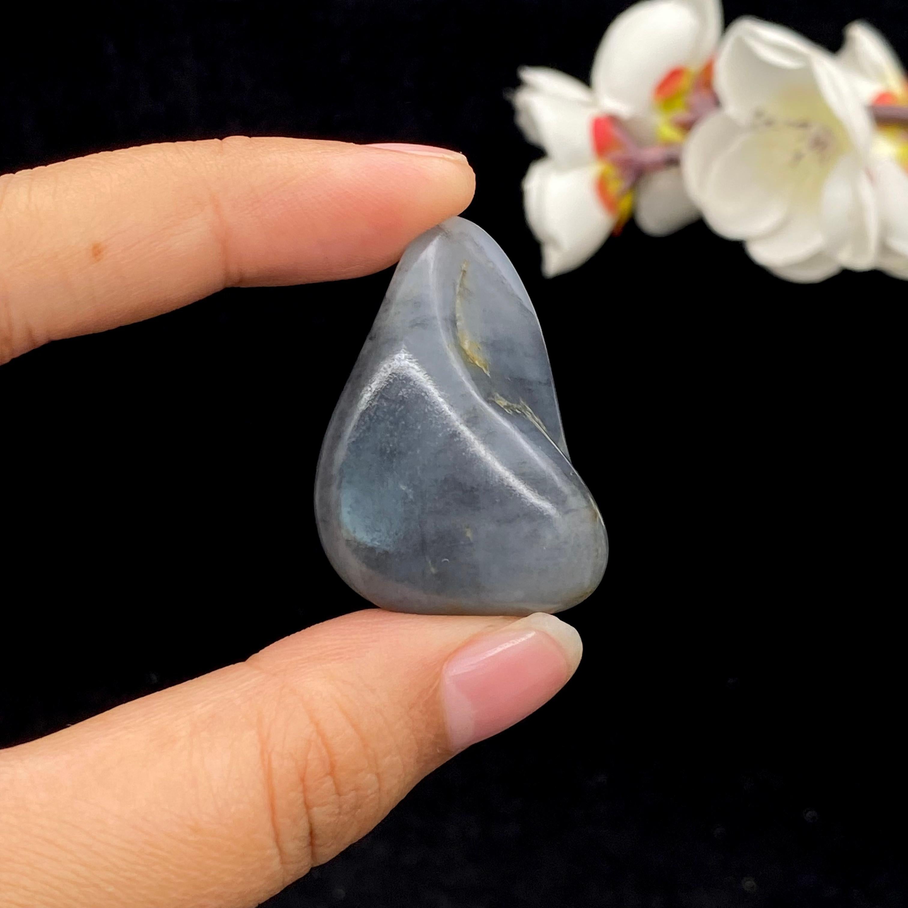 【超值推荐】和田玉青花籽料挂件（21.3g）