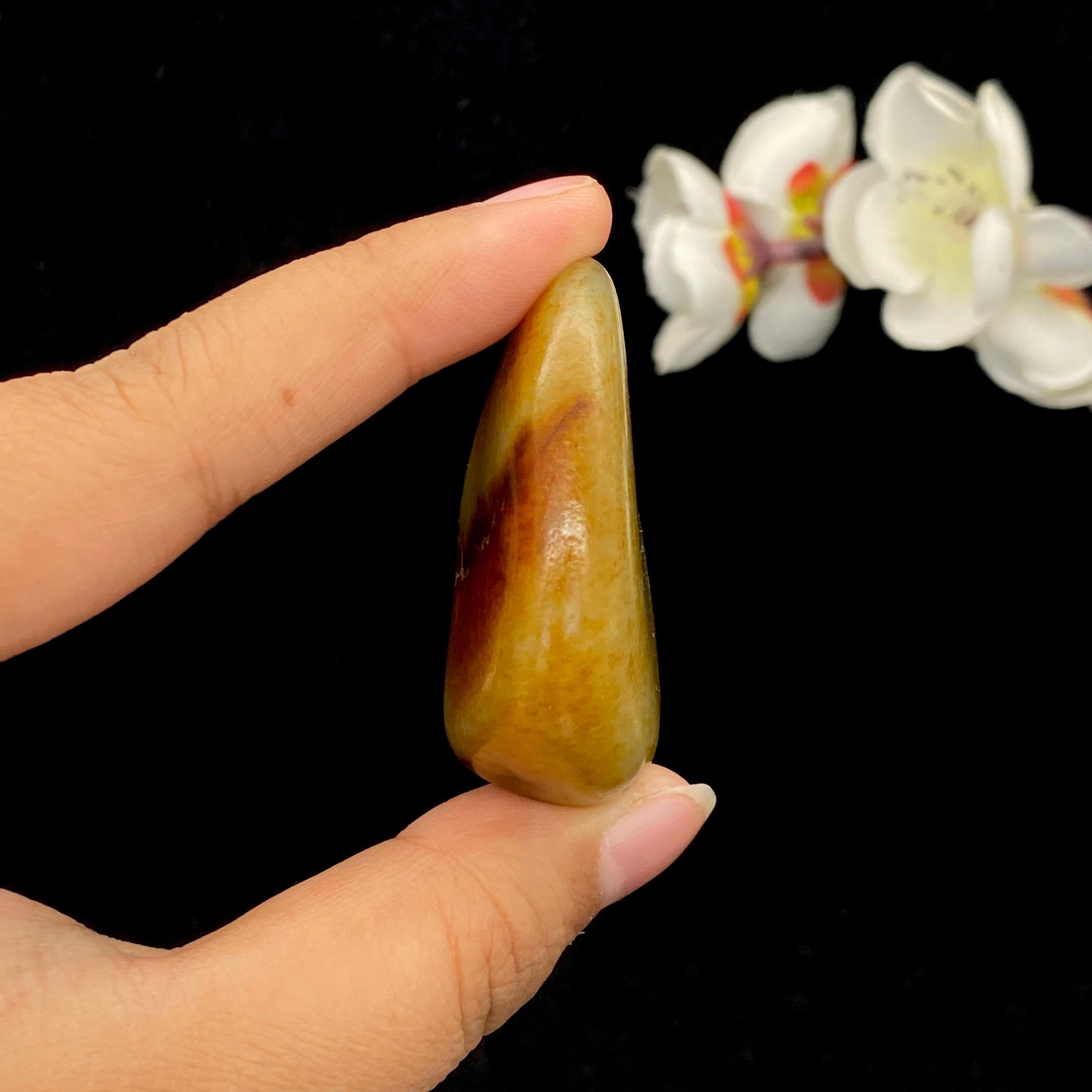 和田玉红皮籽料挂件（53.3g）